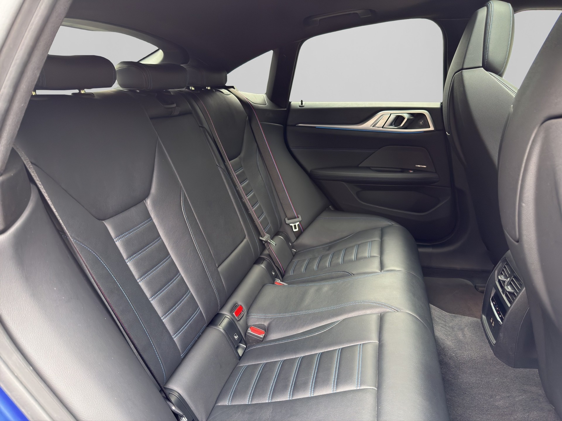 BMW i4 M50-image-19