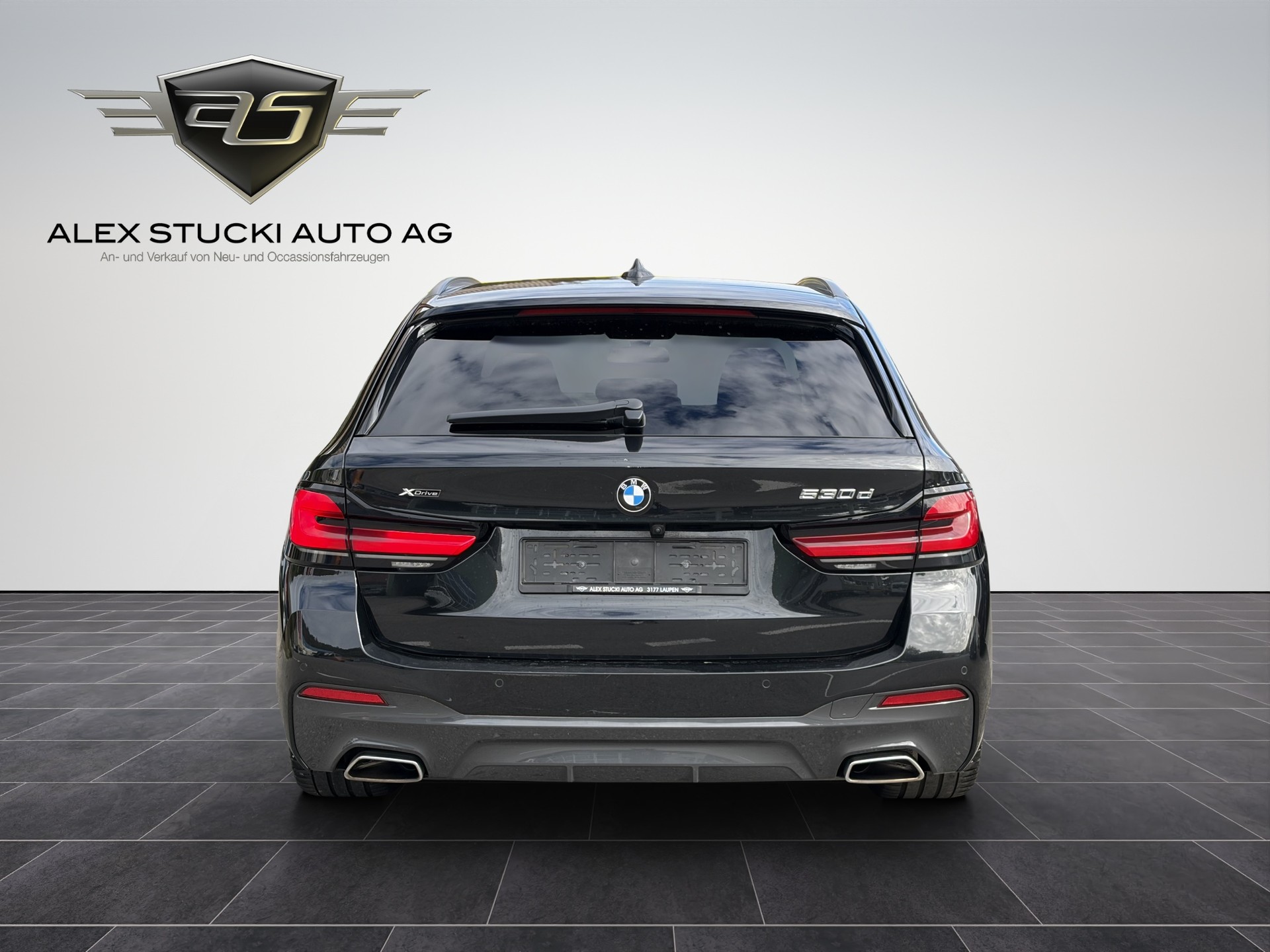 BMW 530d xDrive 48V Touring M Sport Steptronic-image-5