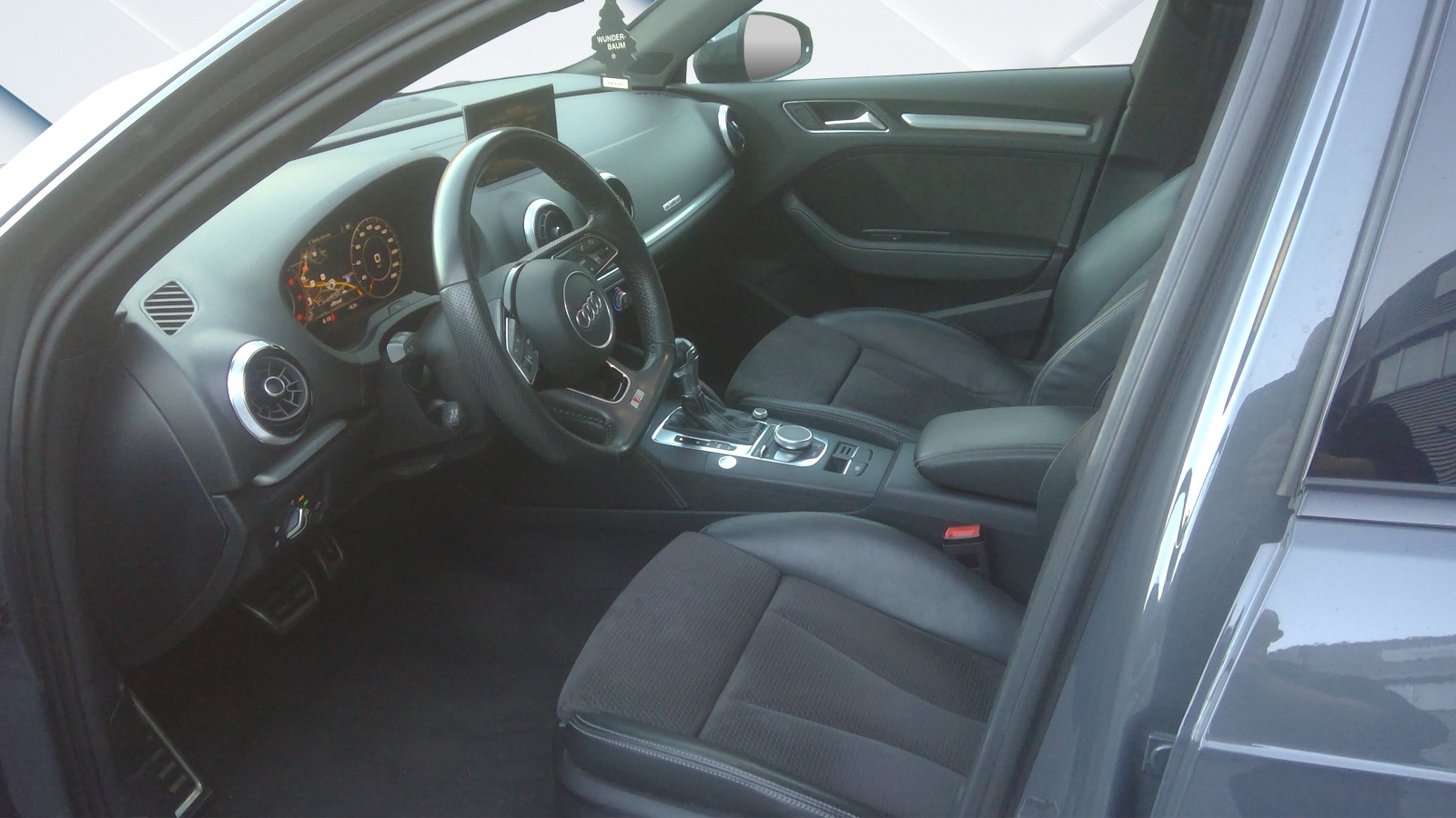 AUDI A3 Sportback 2.0 TFSI quattro S-tronic-image-10
