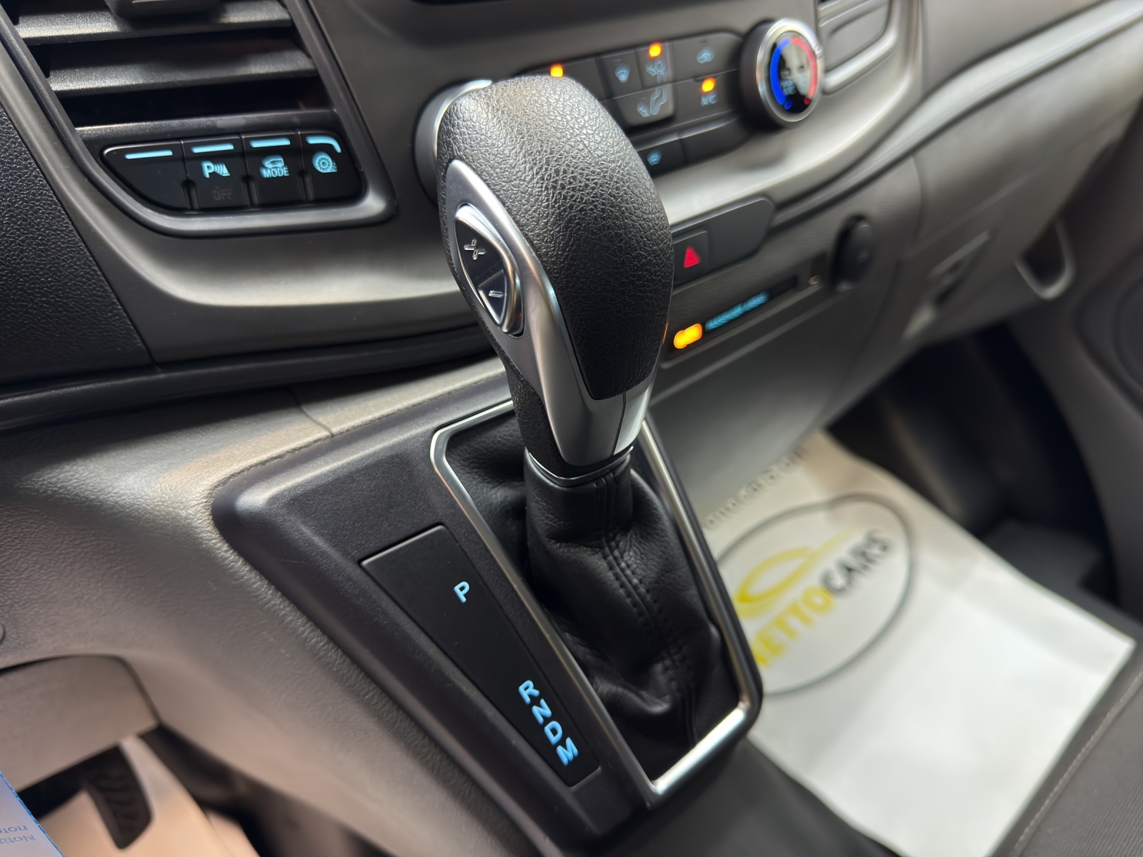 FORD Transit Custom 320 L1H1 Trend A-image-10