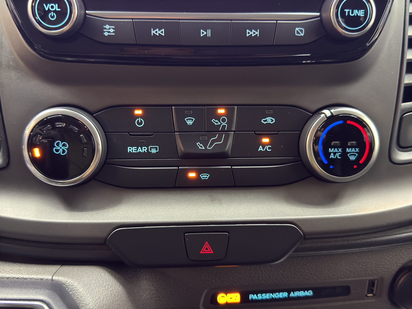 FORD Transit Custom 320 L1H1 Trend A-image-11