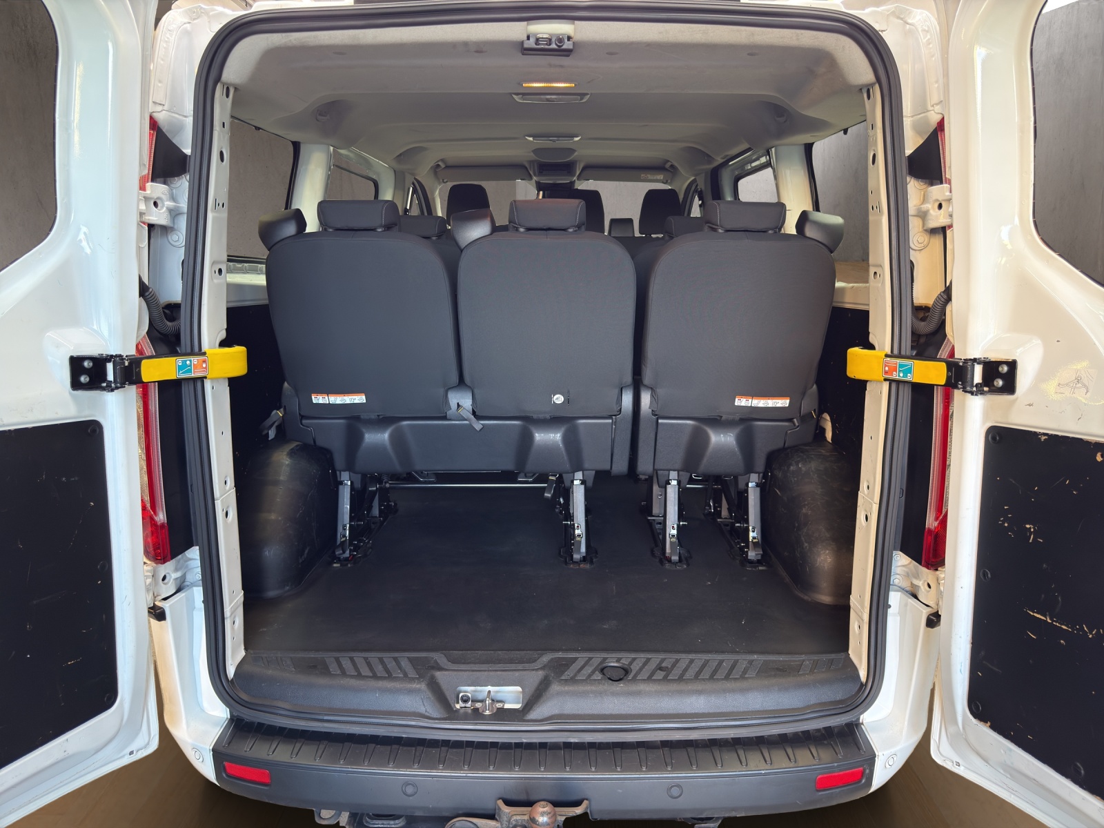 FORD Transit Custom 320 L1H1 Trend A-image-18