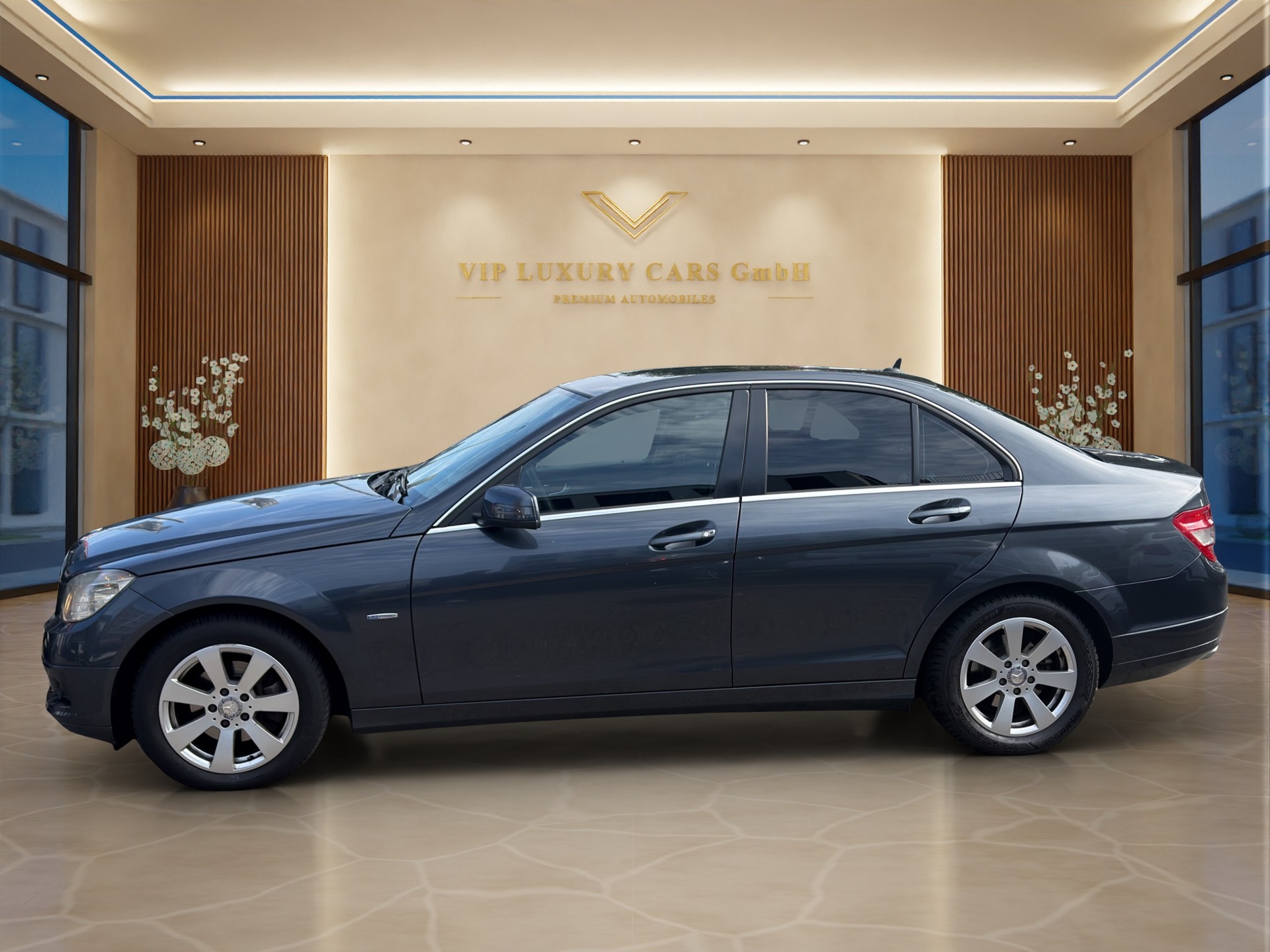 MERCEDES-BENZ C 180 CGI BlueEfficiency Avantgarde Automatic-image-3