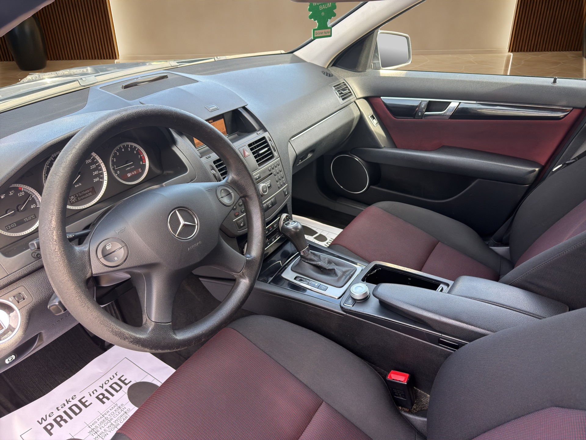 MERCEDES-BENZ C 180 CGI BlueEfficiency Avantgarde Automatic-image-8