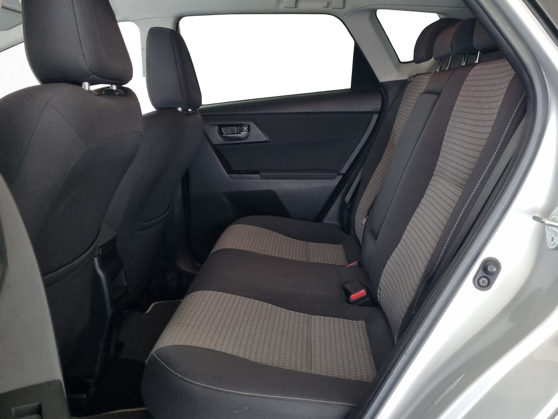 TOYOTA Auris 1.8 HSD Trend-image-6
