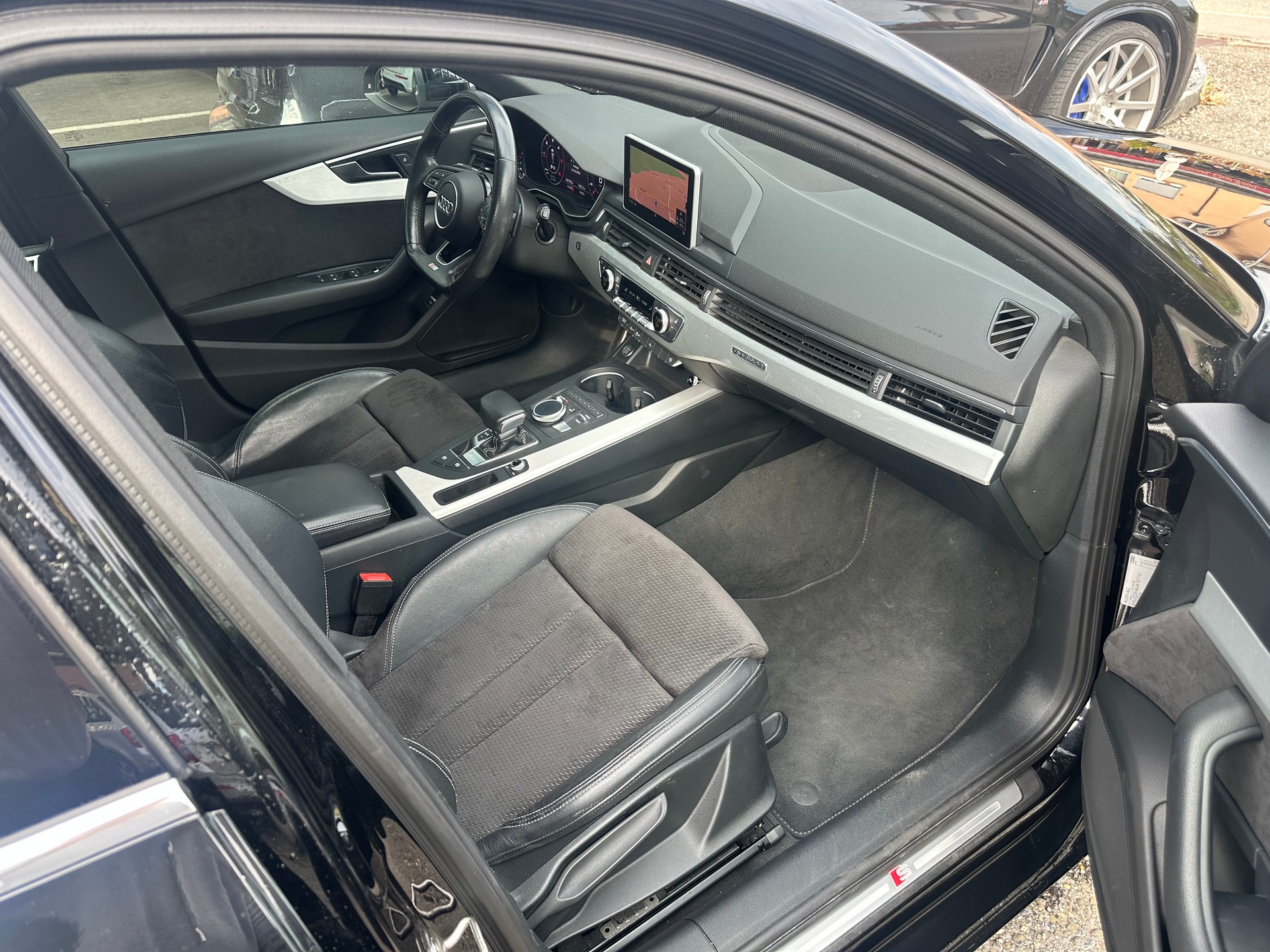 AUDI A4 Avant 2.0 TDI Sport quattro S-tronic-image-7