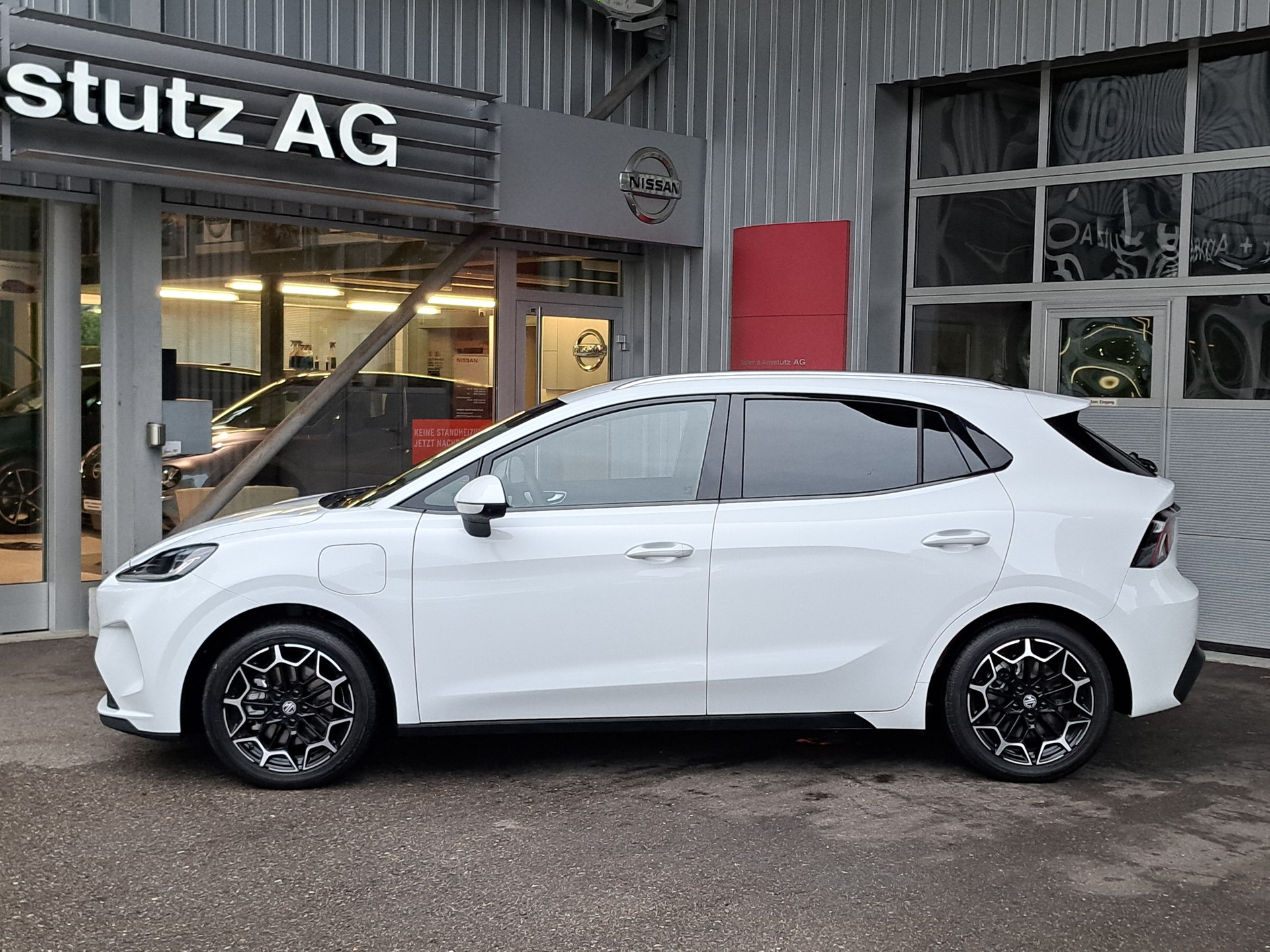 MG 4 EV Urban 54kWh Premium-image-2