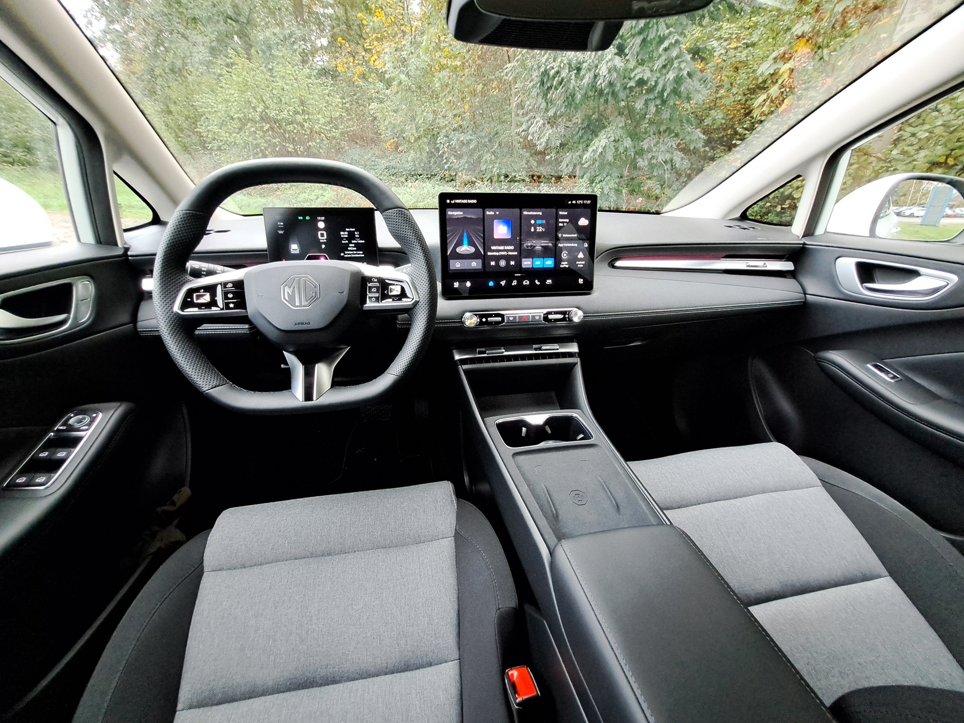 MG 4 EV Urban 54kWh Premium-image-8