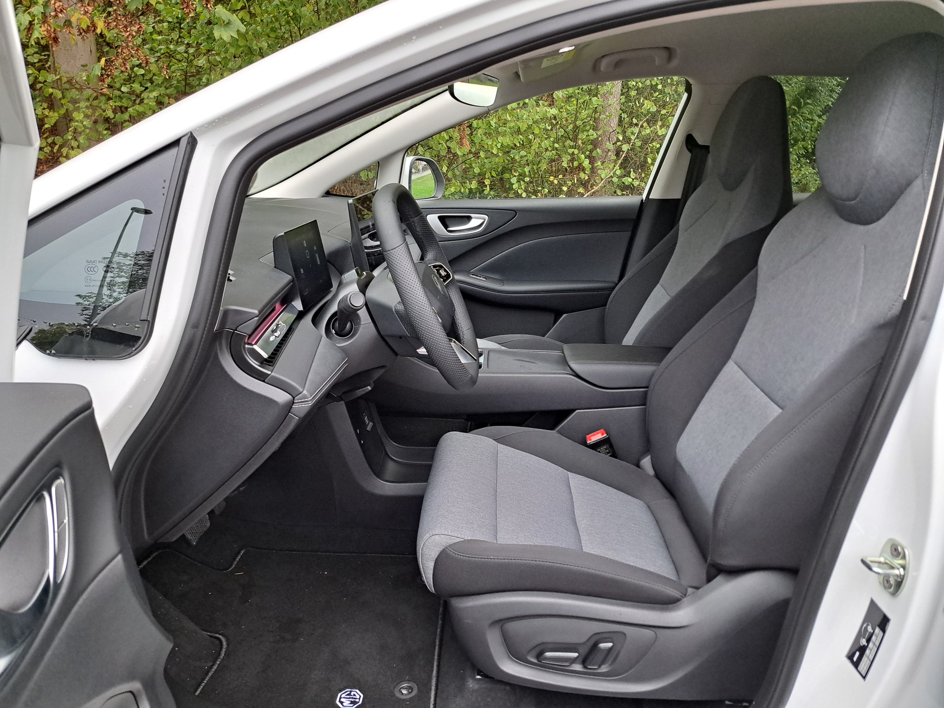 MG 4 EV Urban 54kWh Premium-image-9