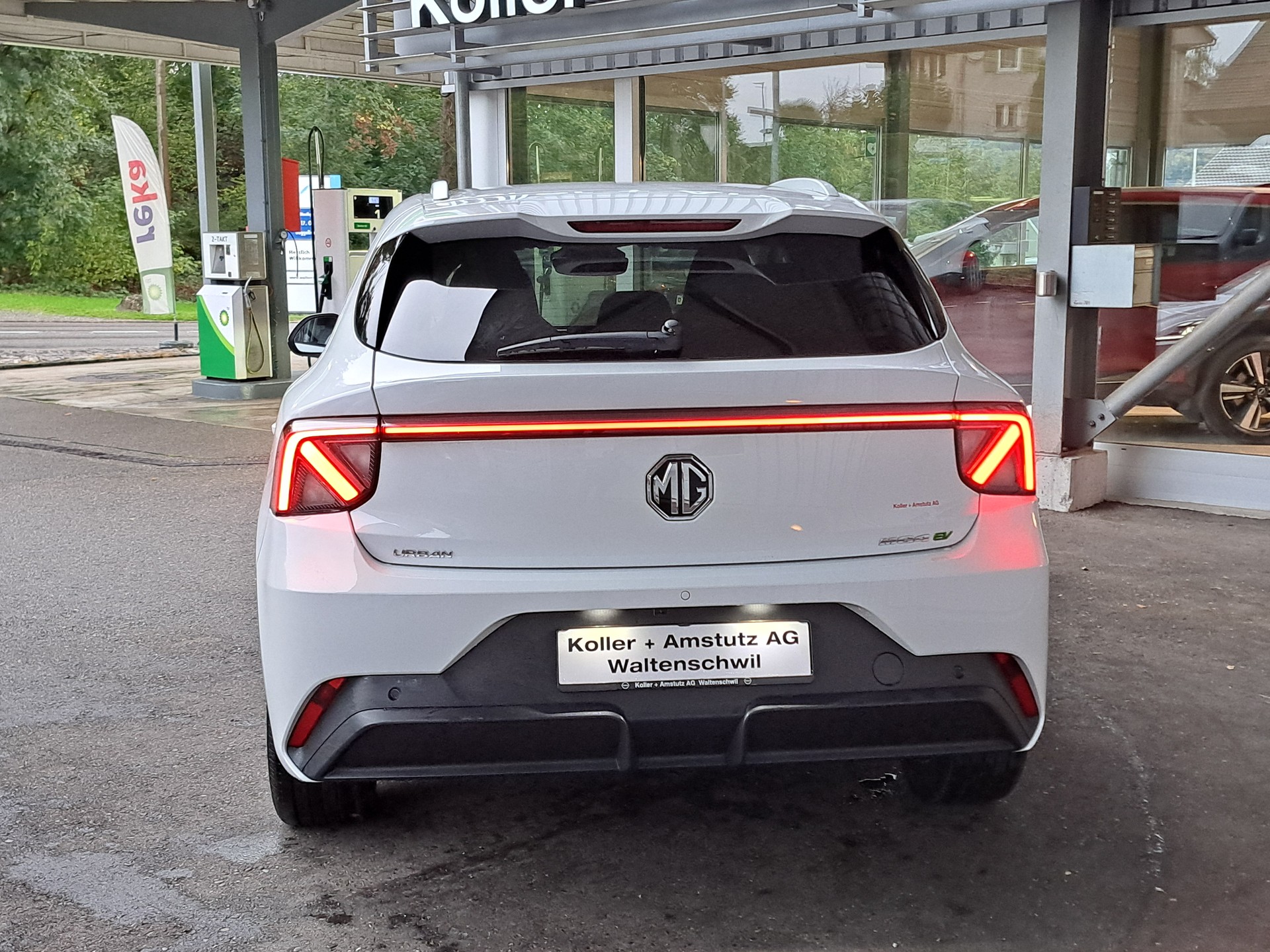 MG 4 EV Urban 54kWh Premium-image-4
