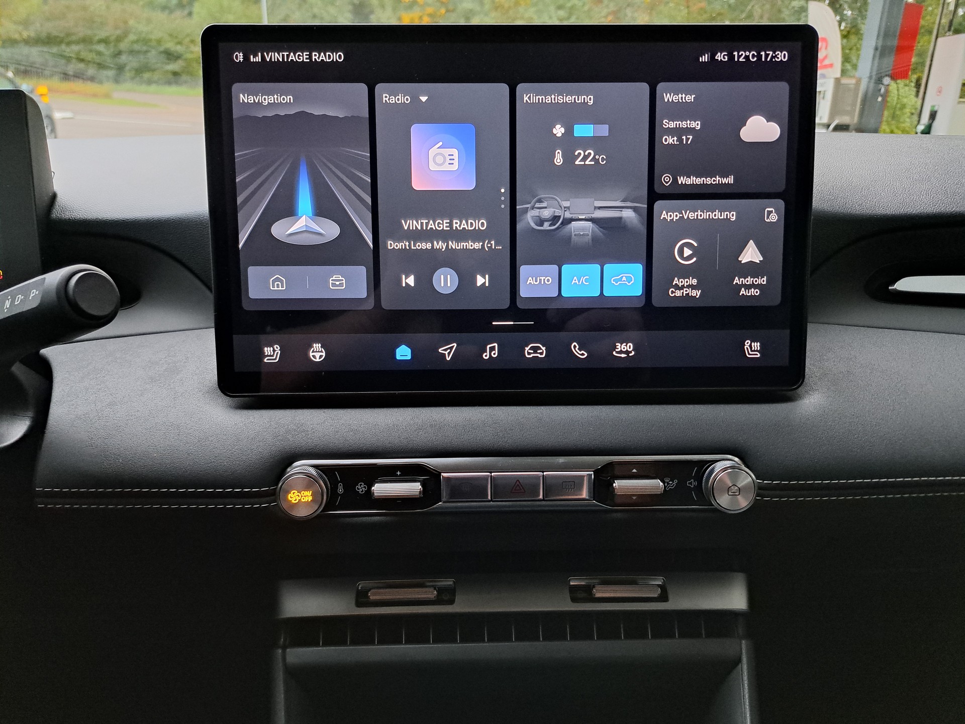 MG 4 EV Urban 54kWh Premium-image-12