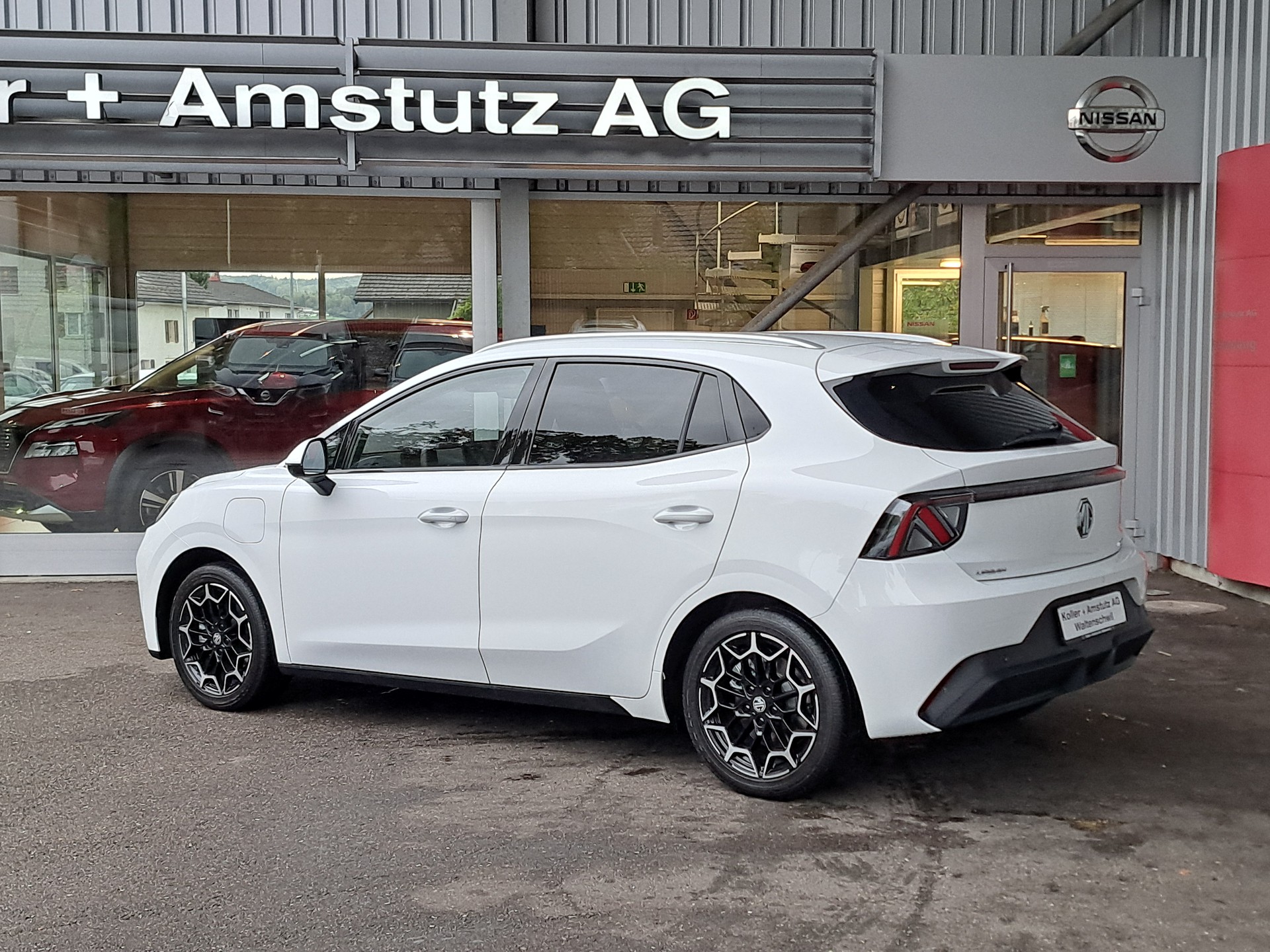 MG 4 EV Urban 54kWh Premium-image-3