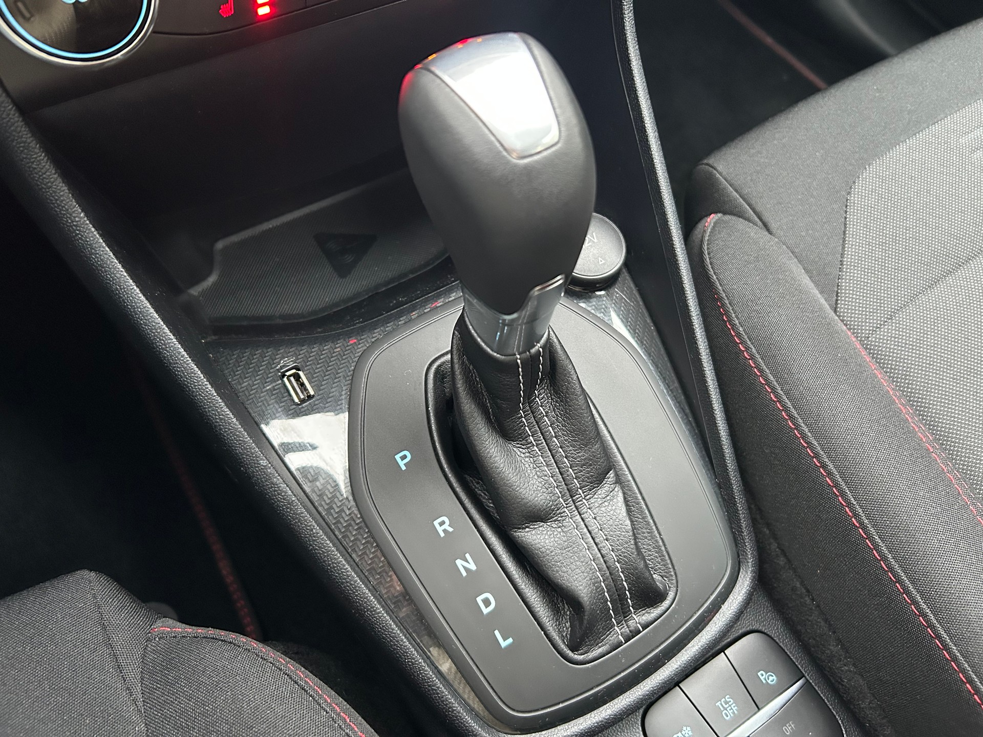 FORD Fiesta 1.0 SCTi MHEV ST Line X Automat-image-13