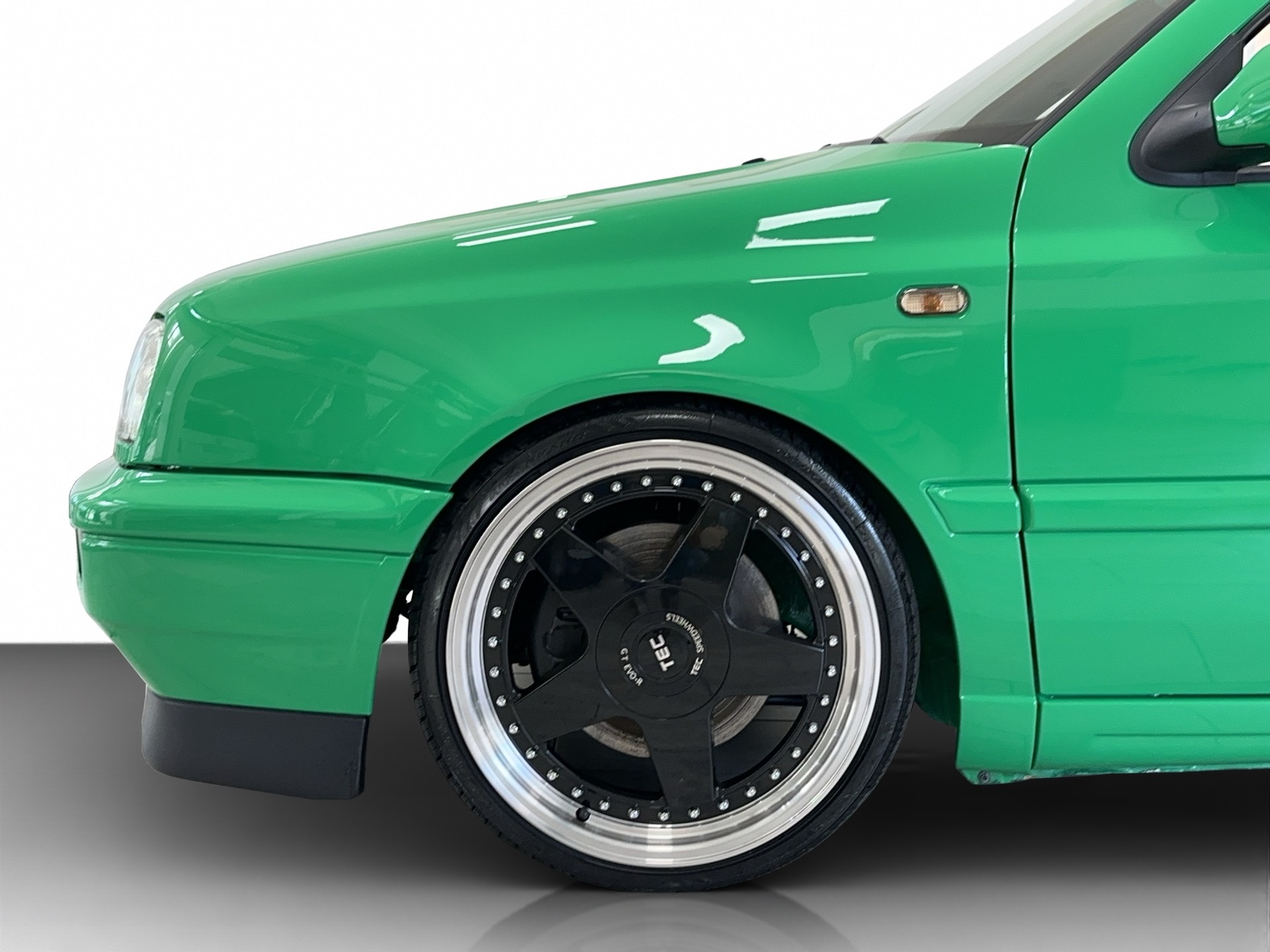 VW Golf 2900 VR6 Colour Concept-image-1