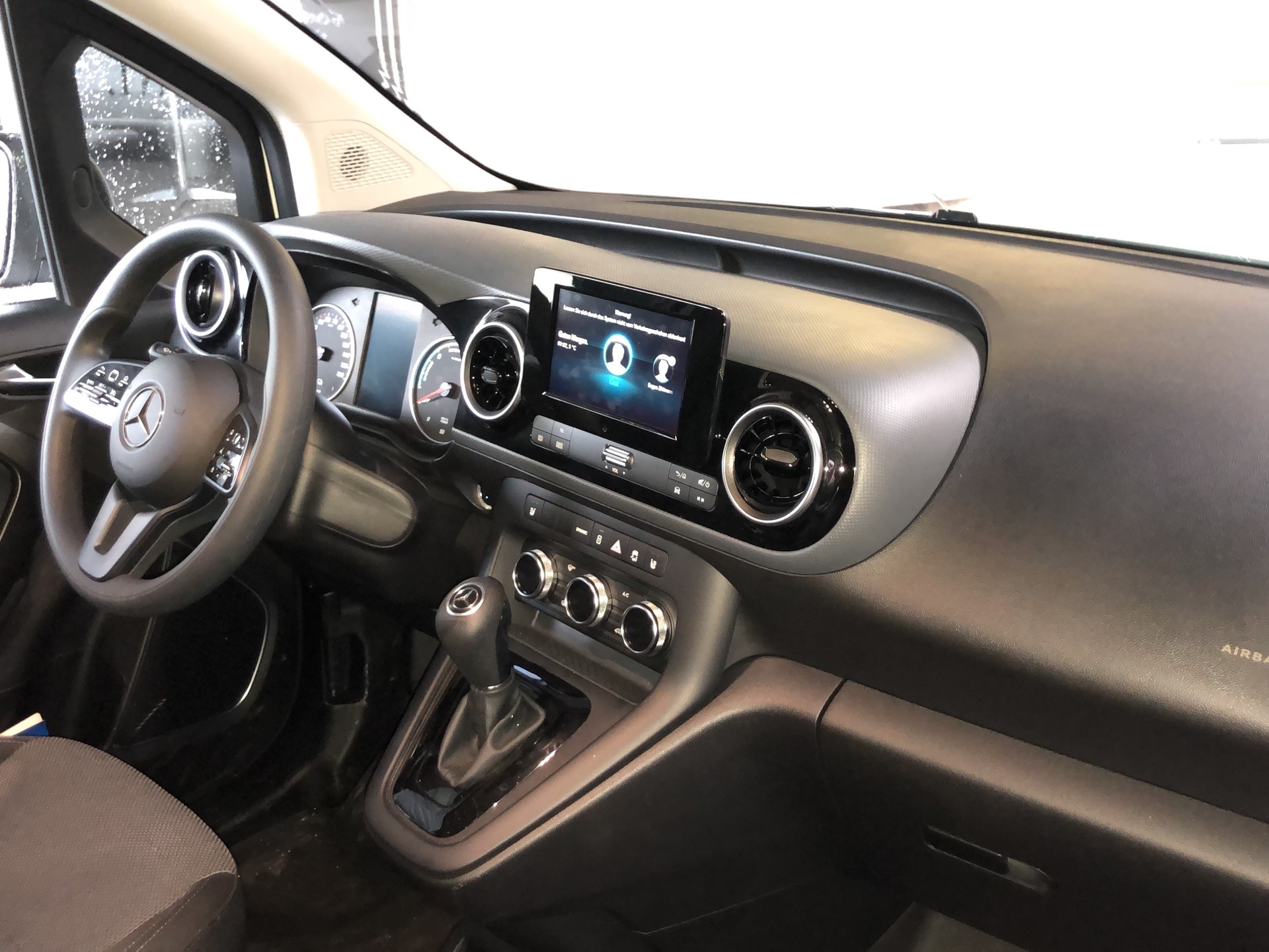 MERCEDES-BENZ eCitan Standard Pro-image-10