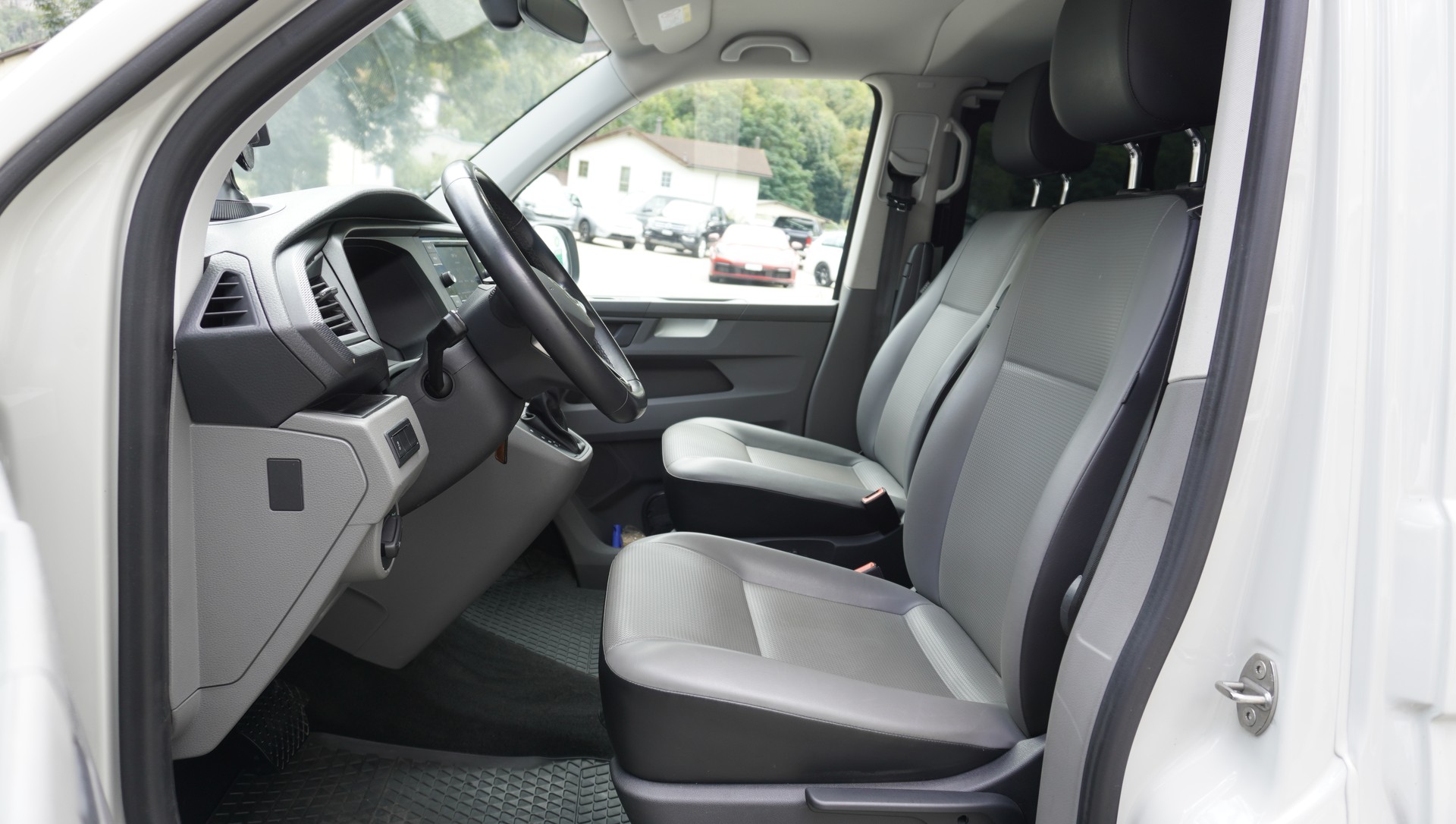VW T6.1 2.0 TDI Caravelle 4Motion DSG-image-13