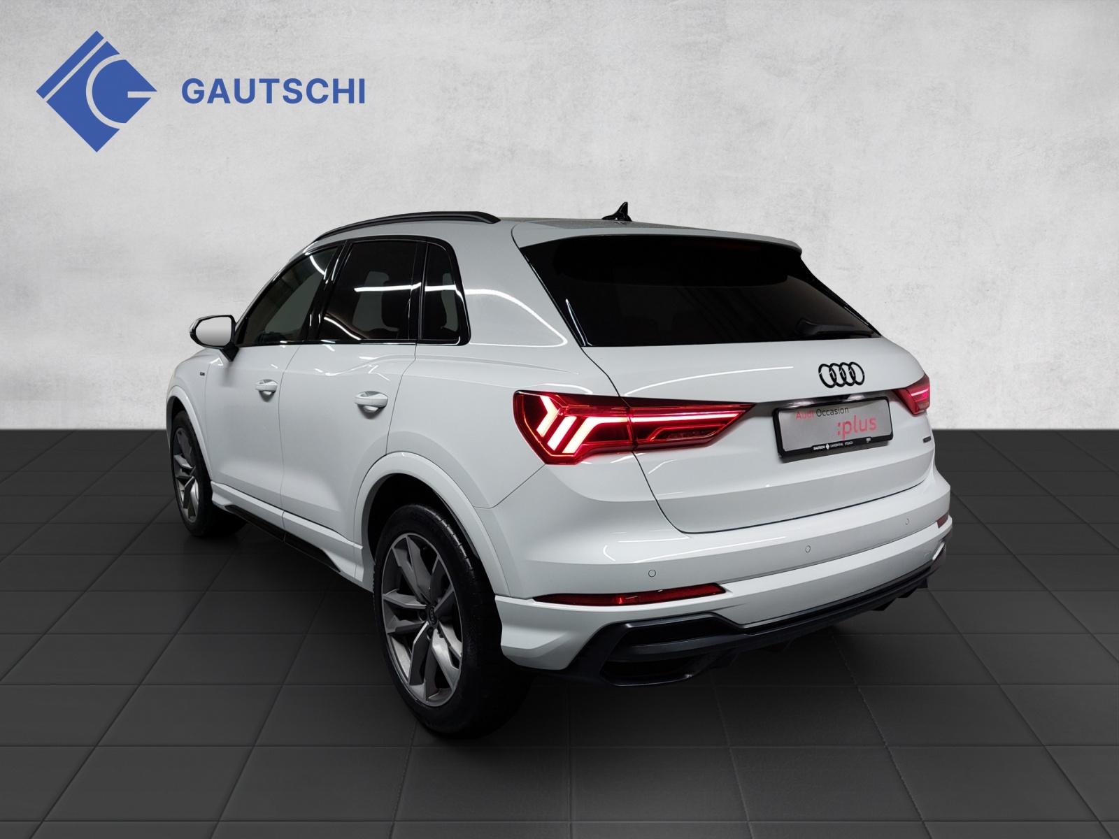 AUDI Q3 35 TDI S line quattro S-tronic-image-2
