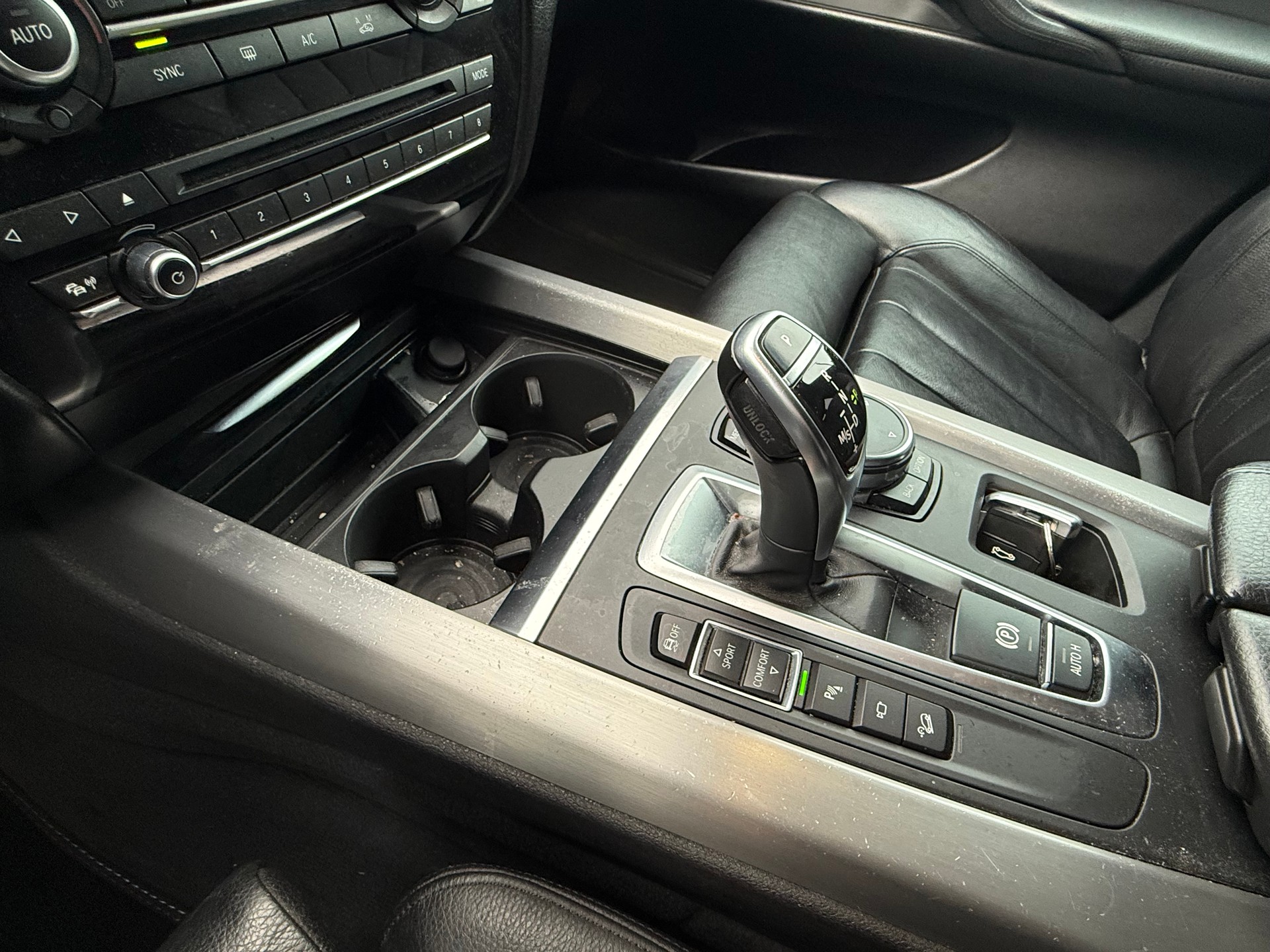 BMW X5 xDrive 40d M-Paket Steptronic-image-12
