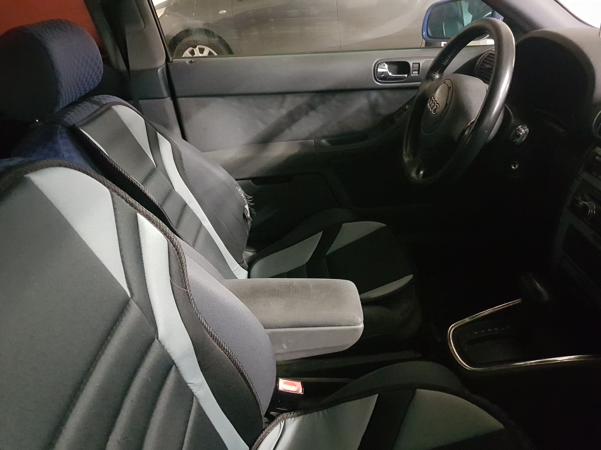 AUDI A3 1.8 T Attraction-image-4