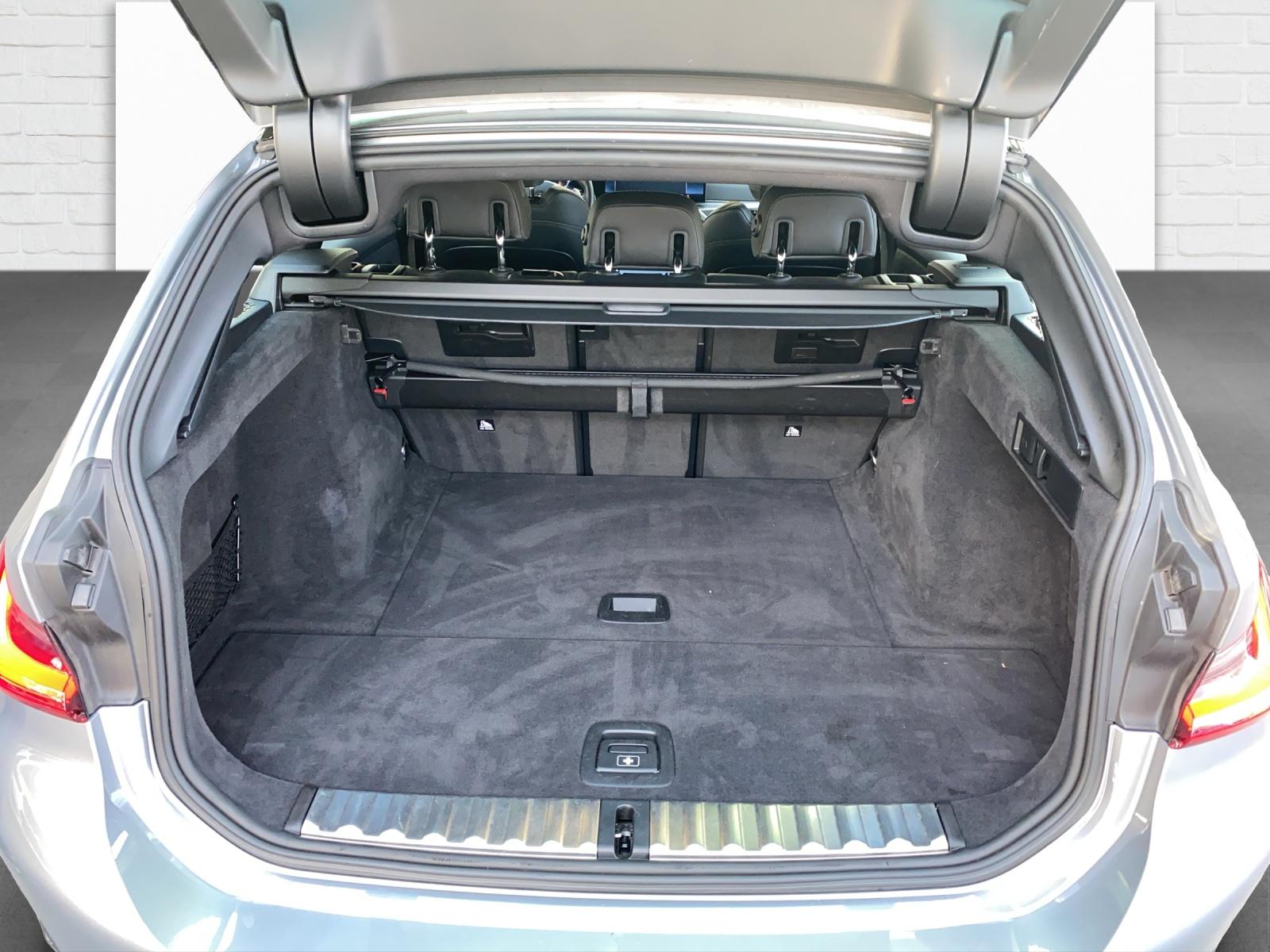 BMW 330d xDrive SAG Touring-image-21