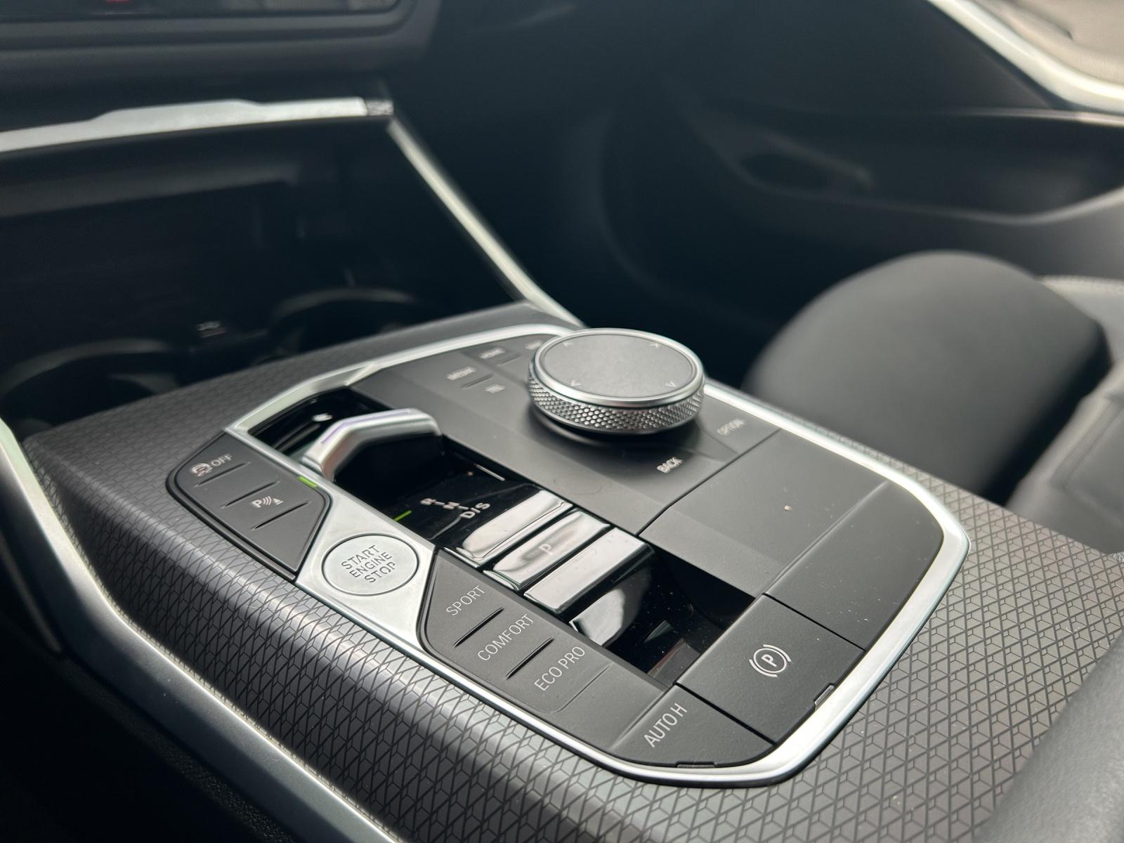 BMW 330d xDrive SAG Touring-image-16