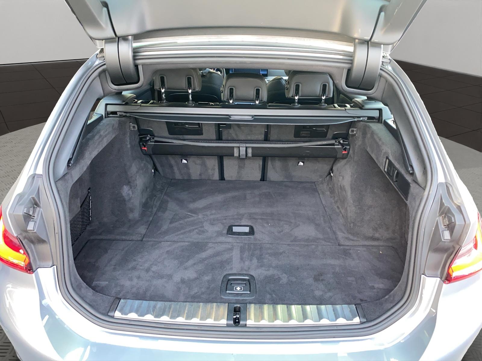 BMW 330d xDrive SAG Touring-image-21