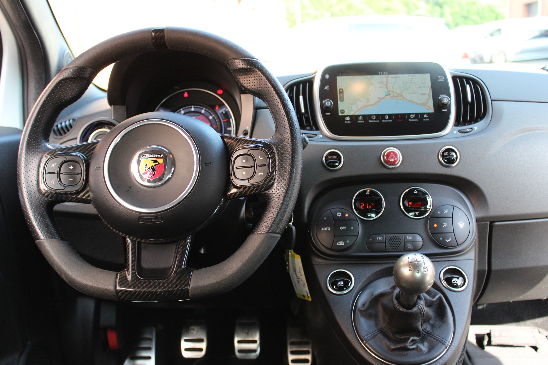 FIAT 595 1.4 16V Turbo Abarth Competizione - "Pack Carbone * Echappement Monza * GPS * Aide au Station. * Distribution faite"-image-13