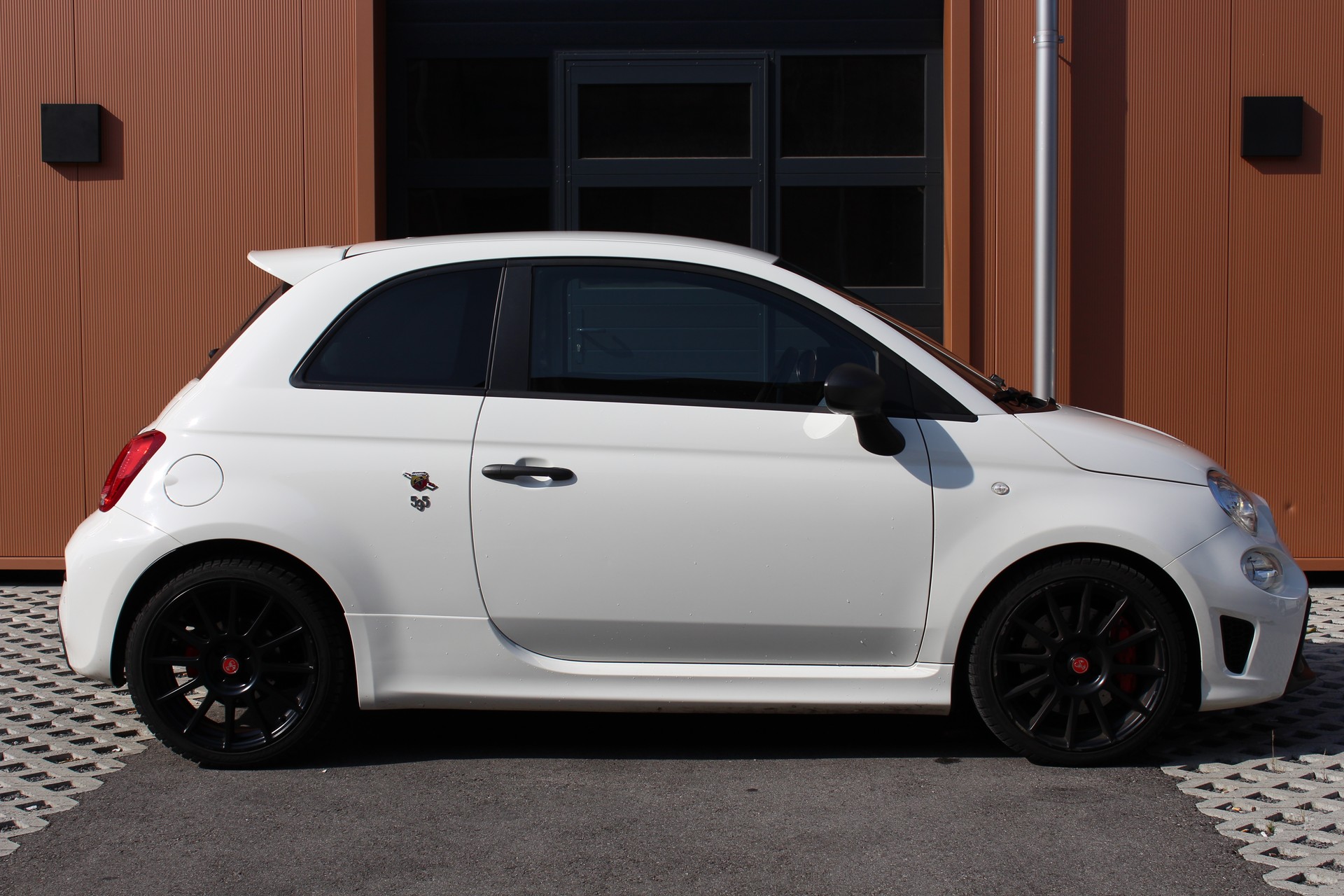 FIAT 595 1.4 16V Turbo Abarth Competizione - "Pack Carbone * Echappement Monza * GPS * Aide au Station. * Distribution faite"-image-2