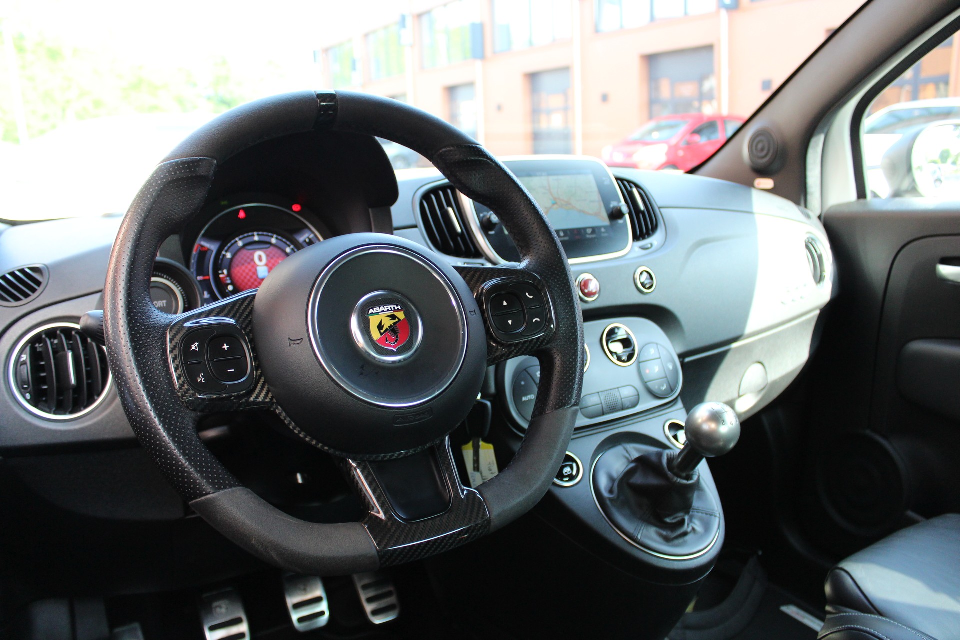 FIAT 595 1.4 16V Turbo Abarth Competizione - "Pack Carbone * Echappement Monza * GPS * Aide au Station. * Distribution faite"-image-7