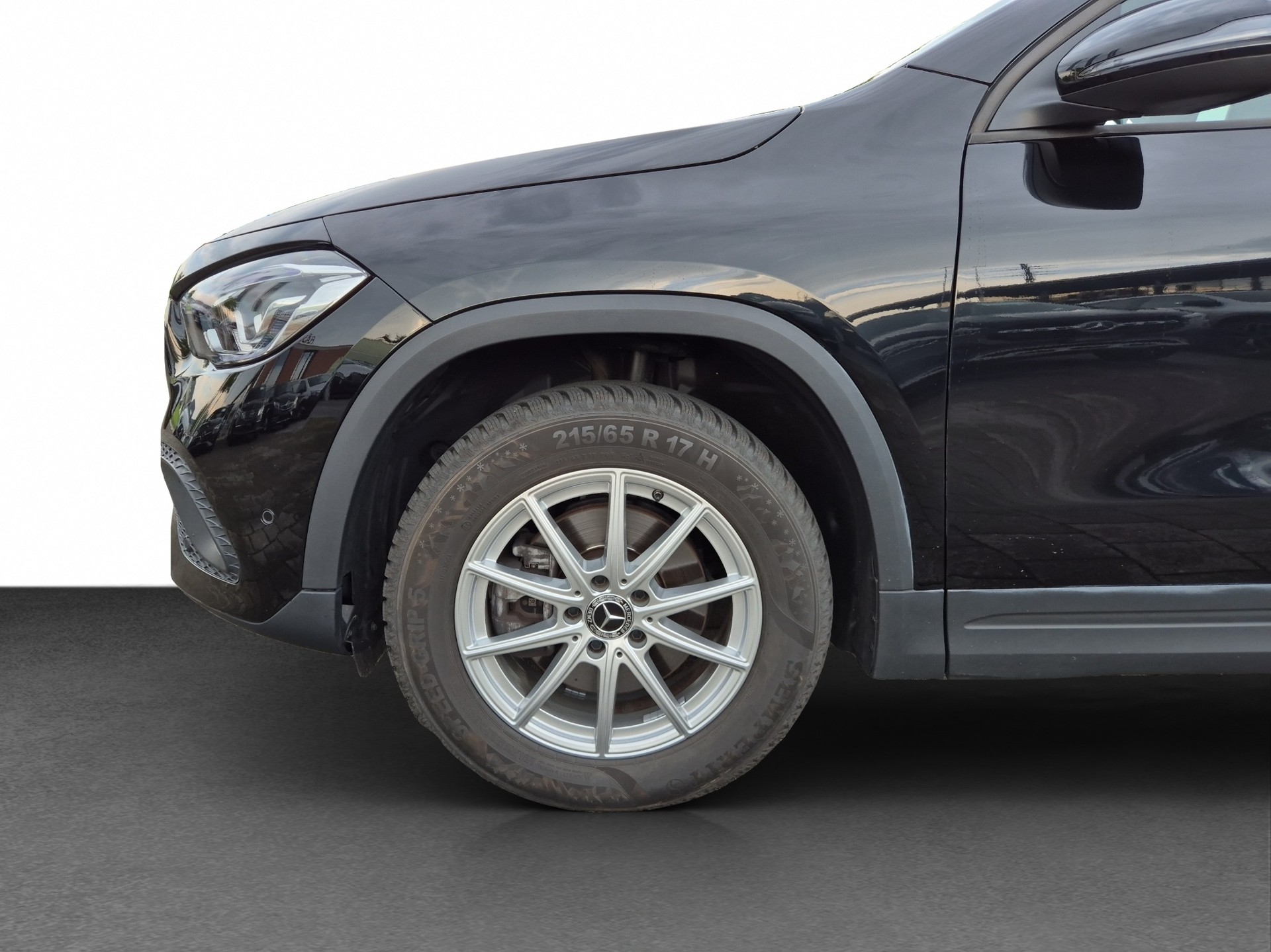 MERCEDES-BENZ GLA 200 7G-DCT-image-11