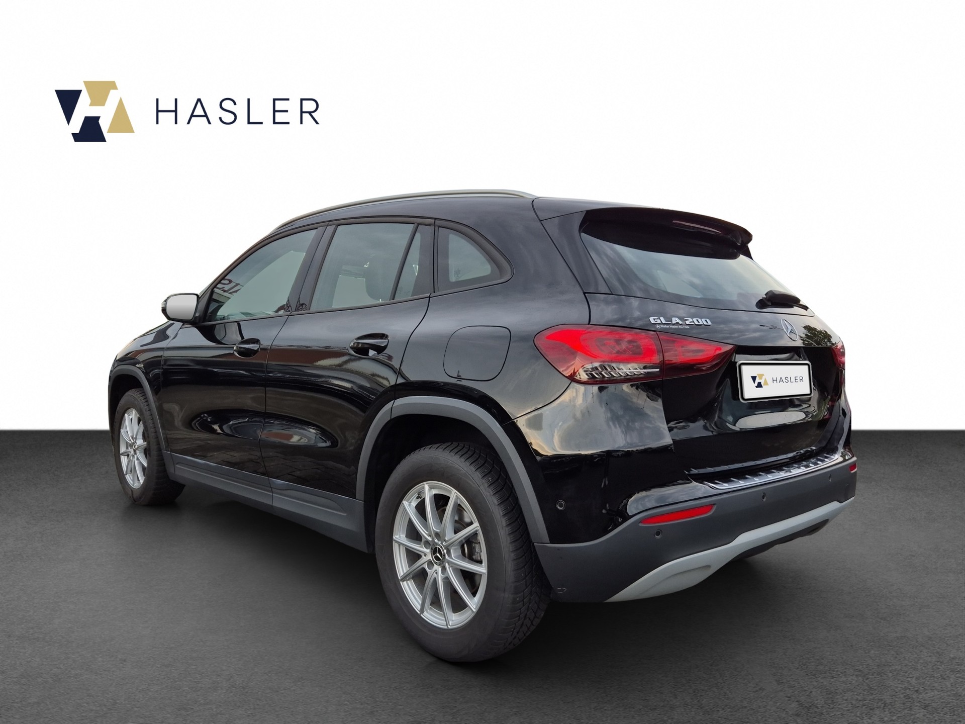 MERCEDES-BENZ GLA 200 7G-DCT-image-3