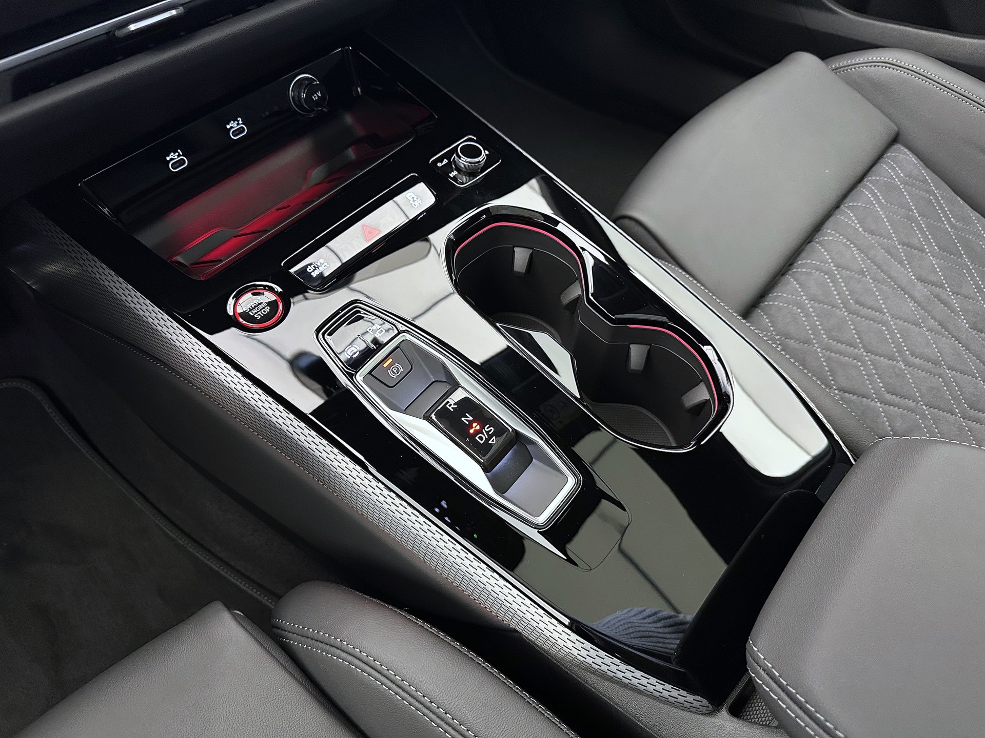 AUDI S5 Avant TFSI quattro S tronic-image-13