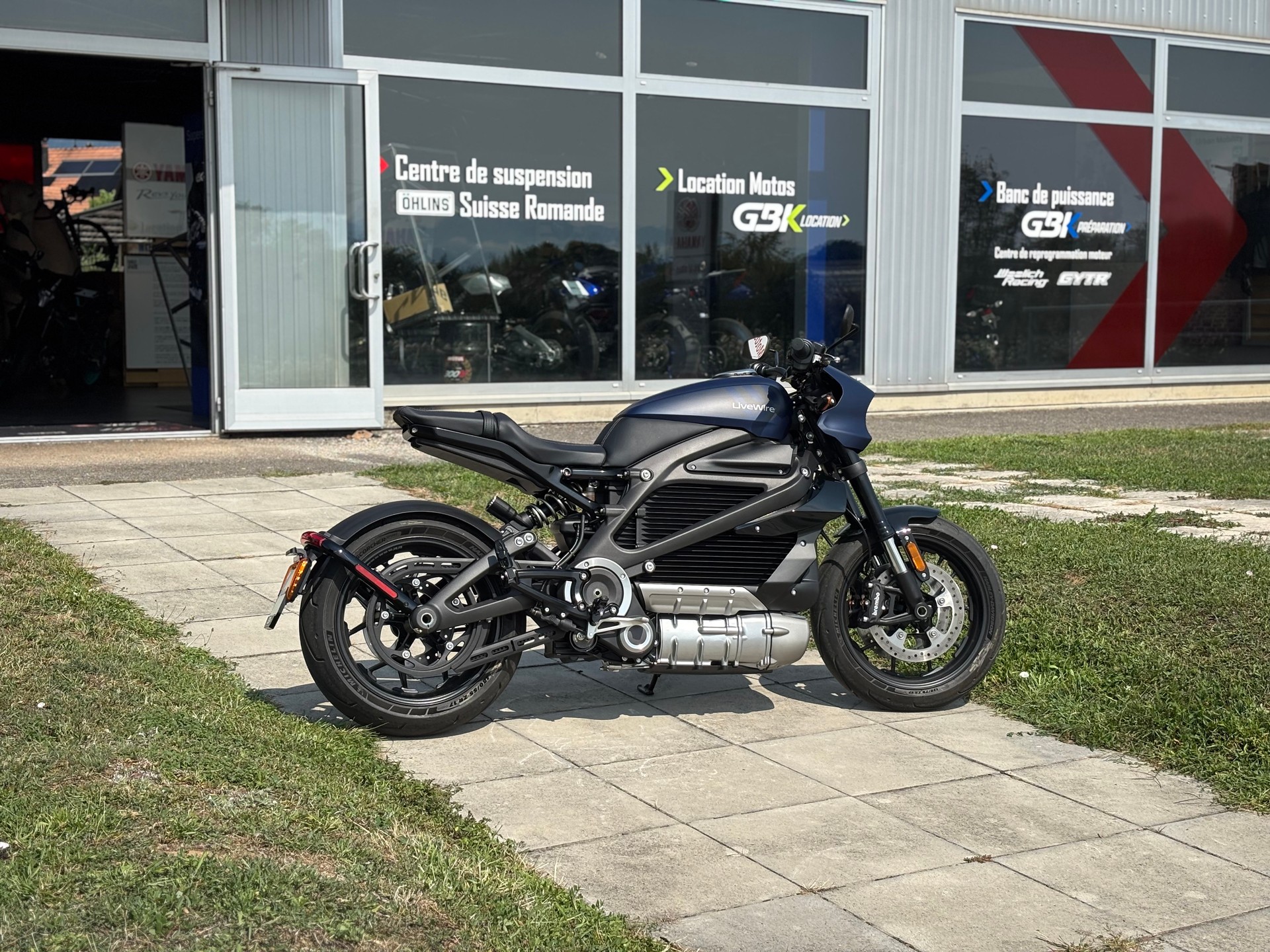 LIVEWIRE One-showroom-element-1