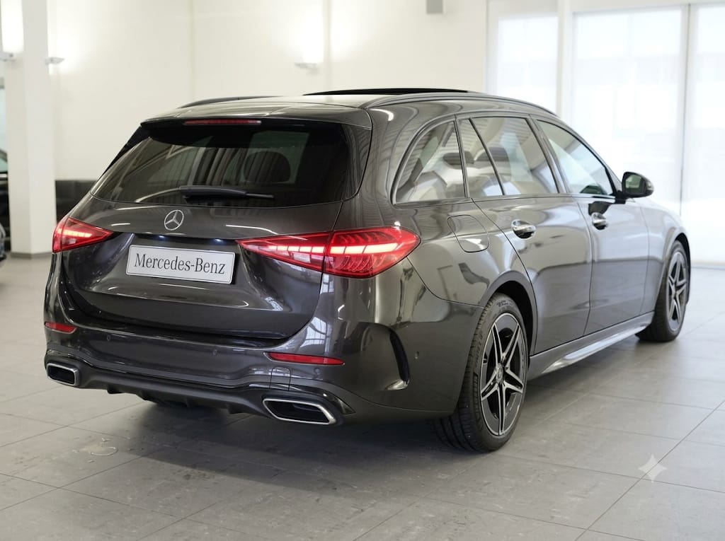 MERCEDES-BENZ C 300 e T AMG Line-image-2