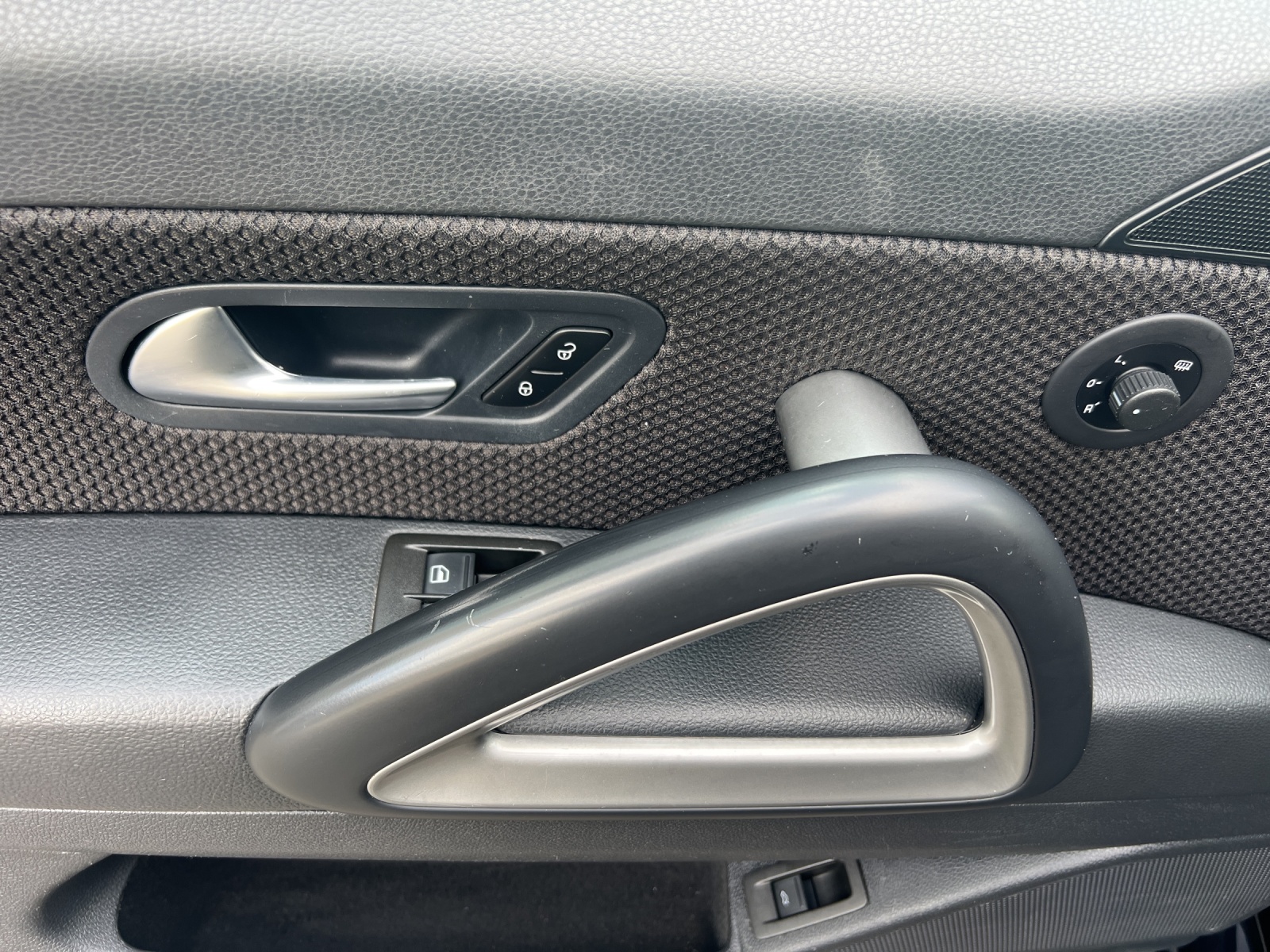 VW Scirocco 1.4 TSI BlueMotion Technology-image-7