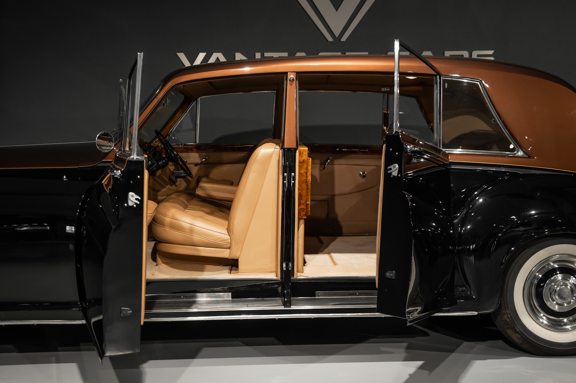 ROLLS-ROYCE Phantom V-image-12