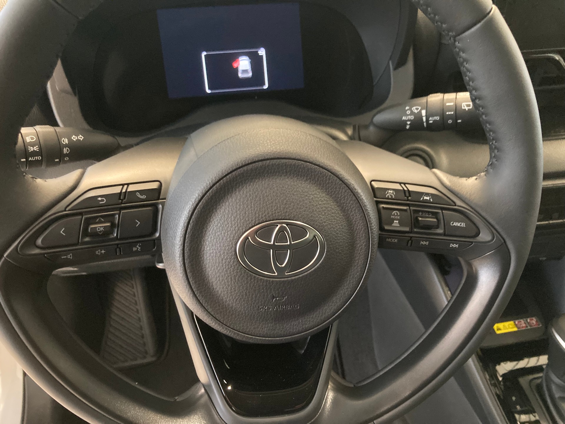 TOYOTA Yaris 1.5 Trend Plus e-CVT-image-9