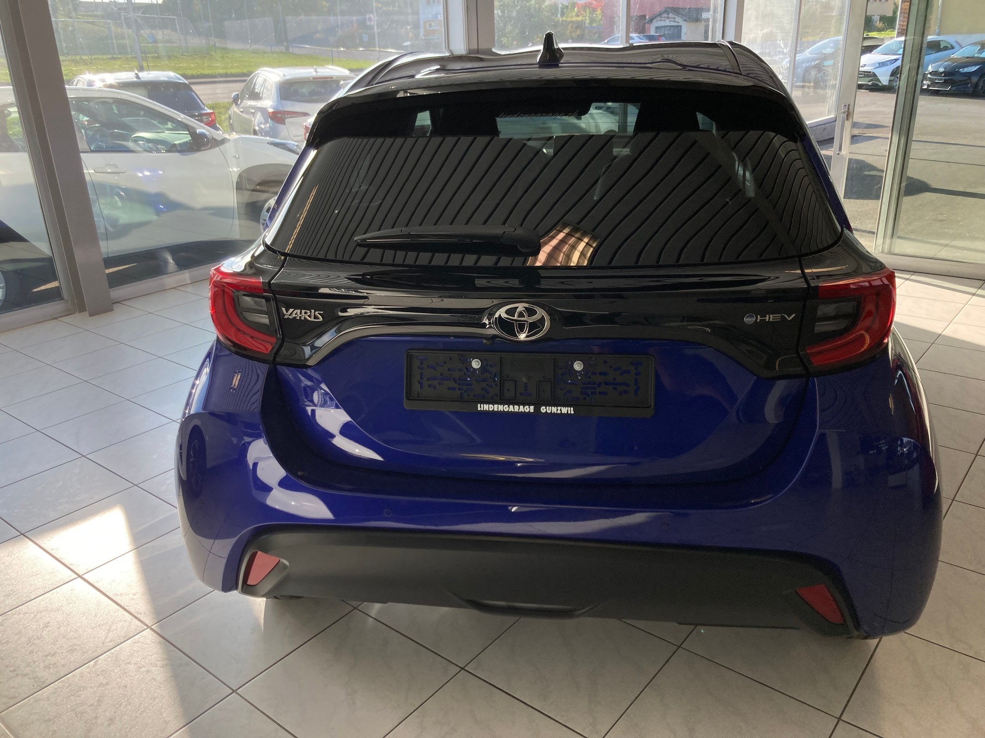 TOYOTA Yaris 1.5 Trend Plus e-CVT-image-5