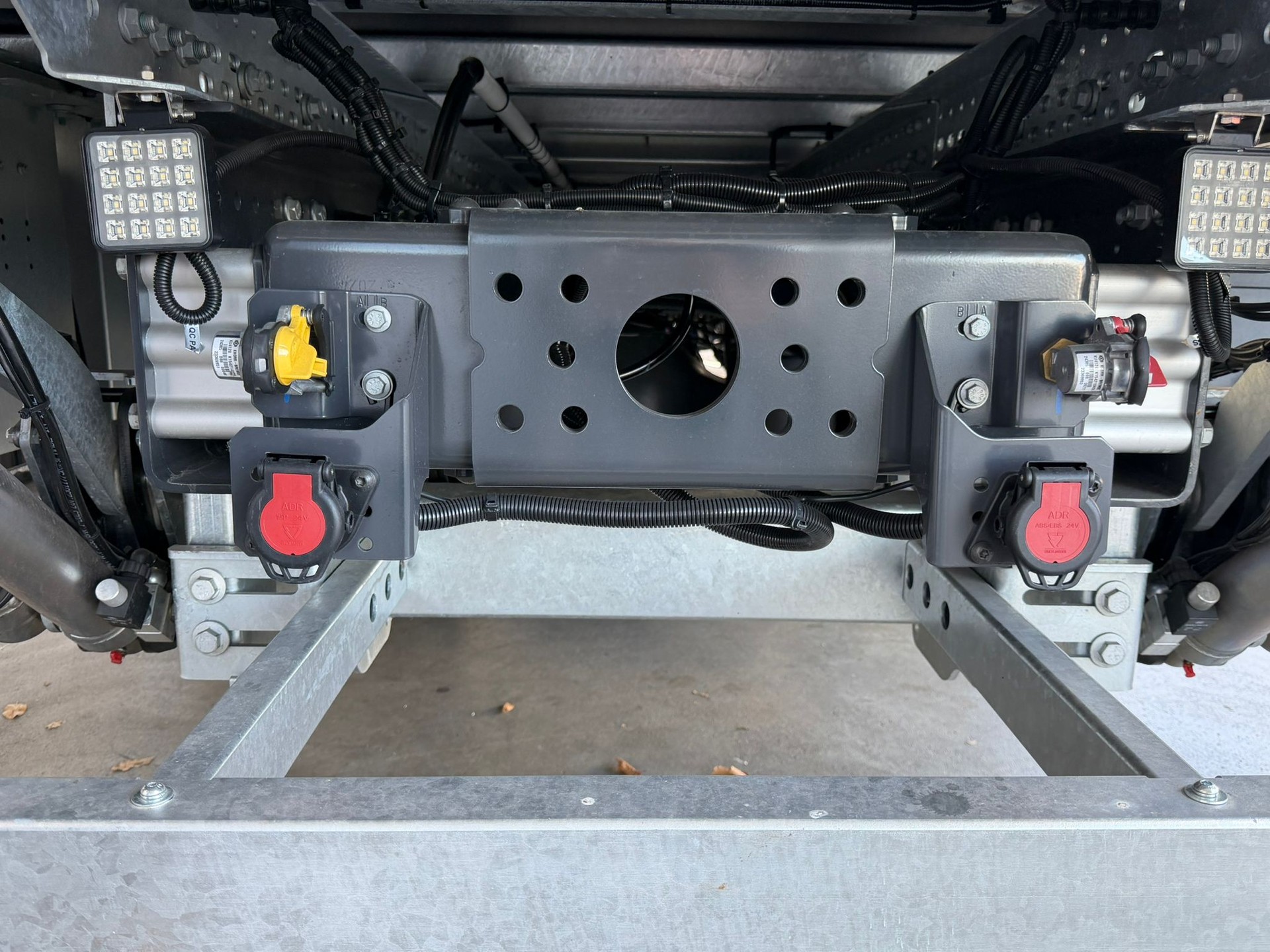 RENAULT D Wide 18.320 4x2-image-10