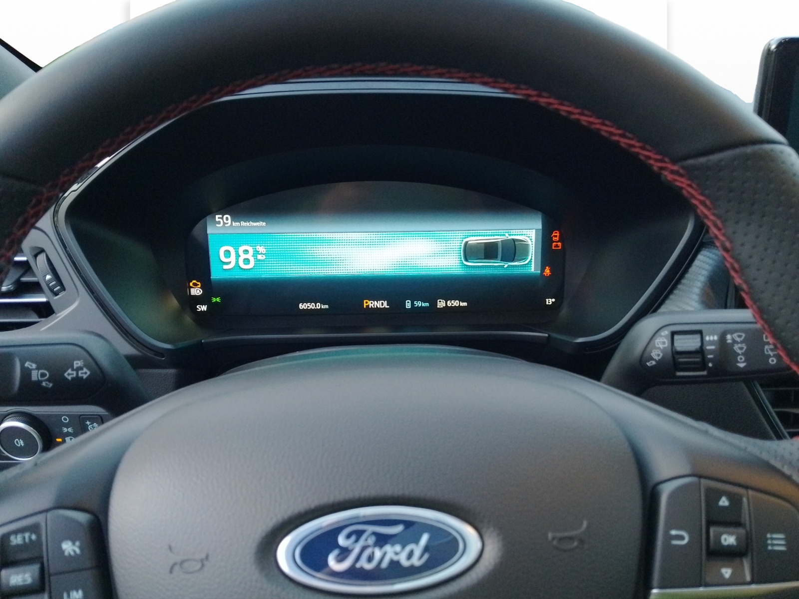 FORD Kuga 2.5 Plug-in Hybrid ST-Line X-image-8