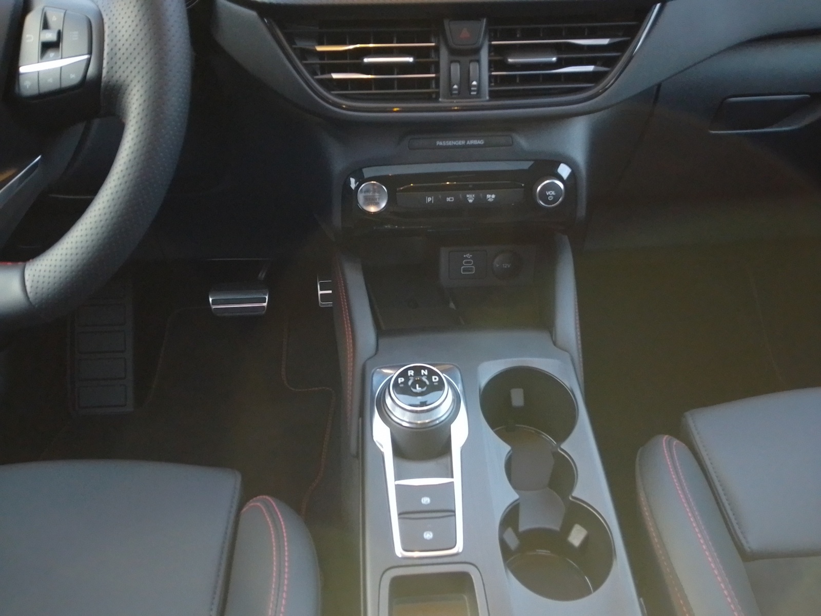 FORD Kuga 2.5 Plug-in Hybrid ST-Line X-image-10