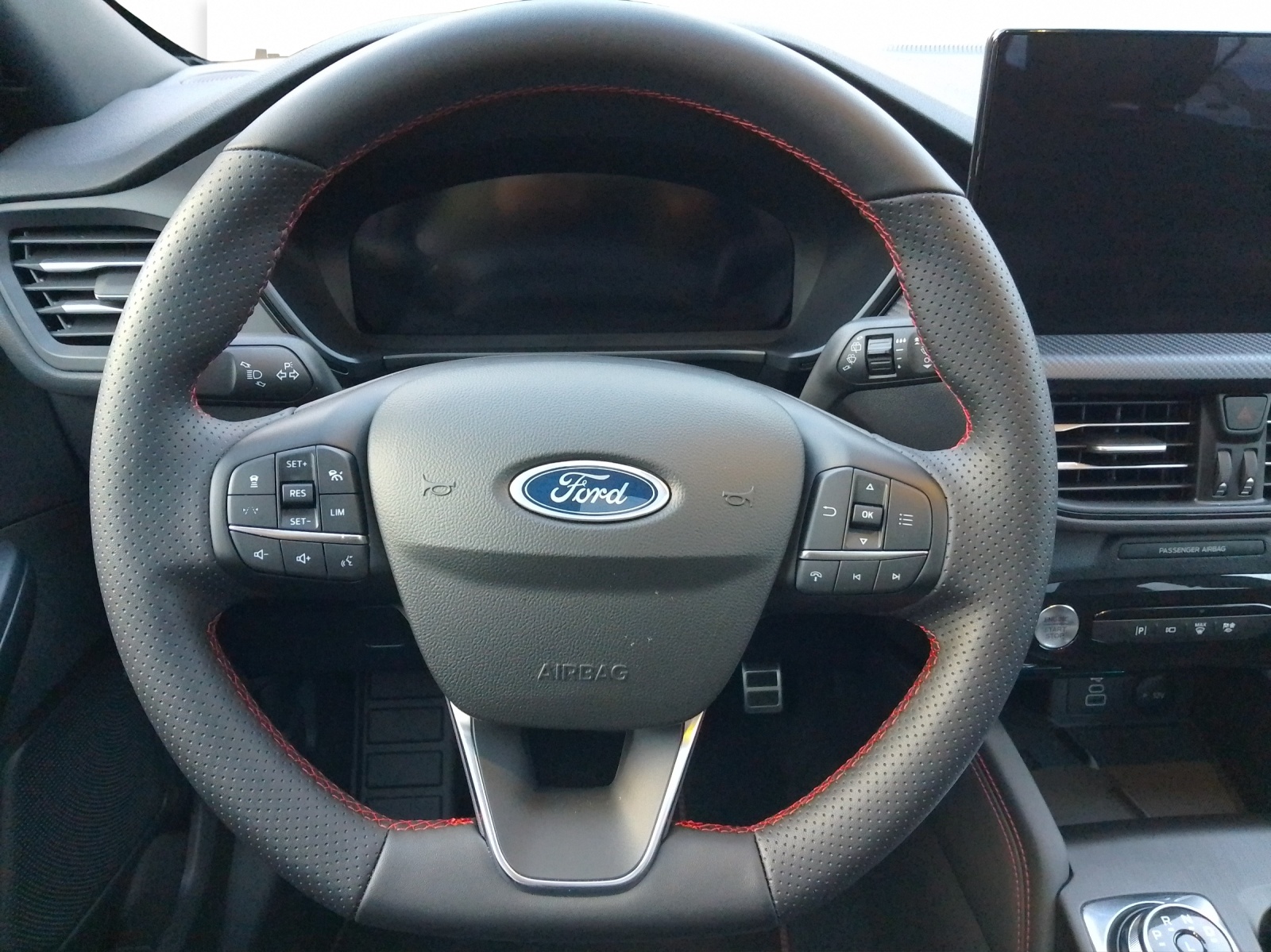 FORD Kuga 2.5 Plug-in Hybrid ST-Line X-image-7