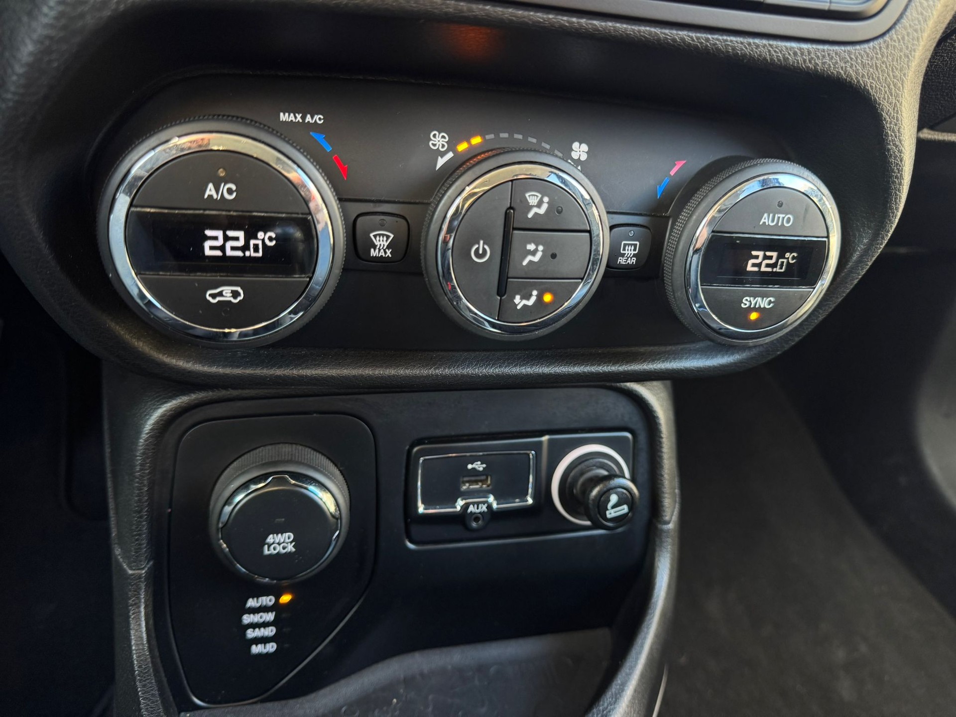 JEEP Renegade 2.0 CRD Limited AWD-image-18