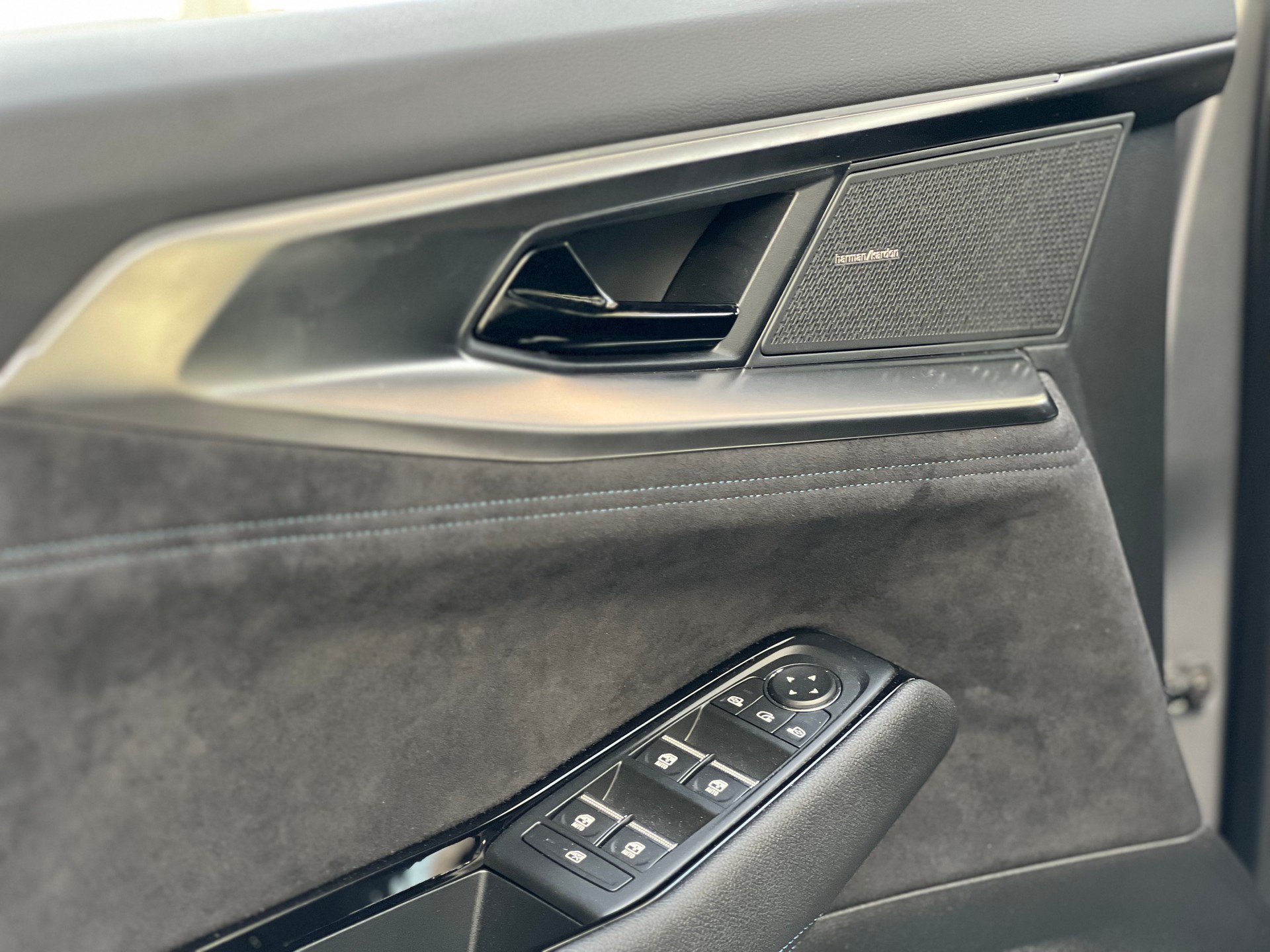 RENAULT Austral iconic esprit Alpine E-Tech-image-8