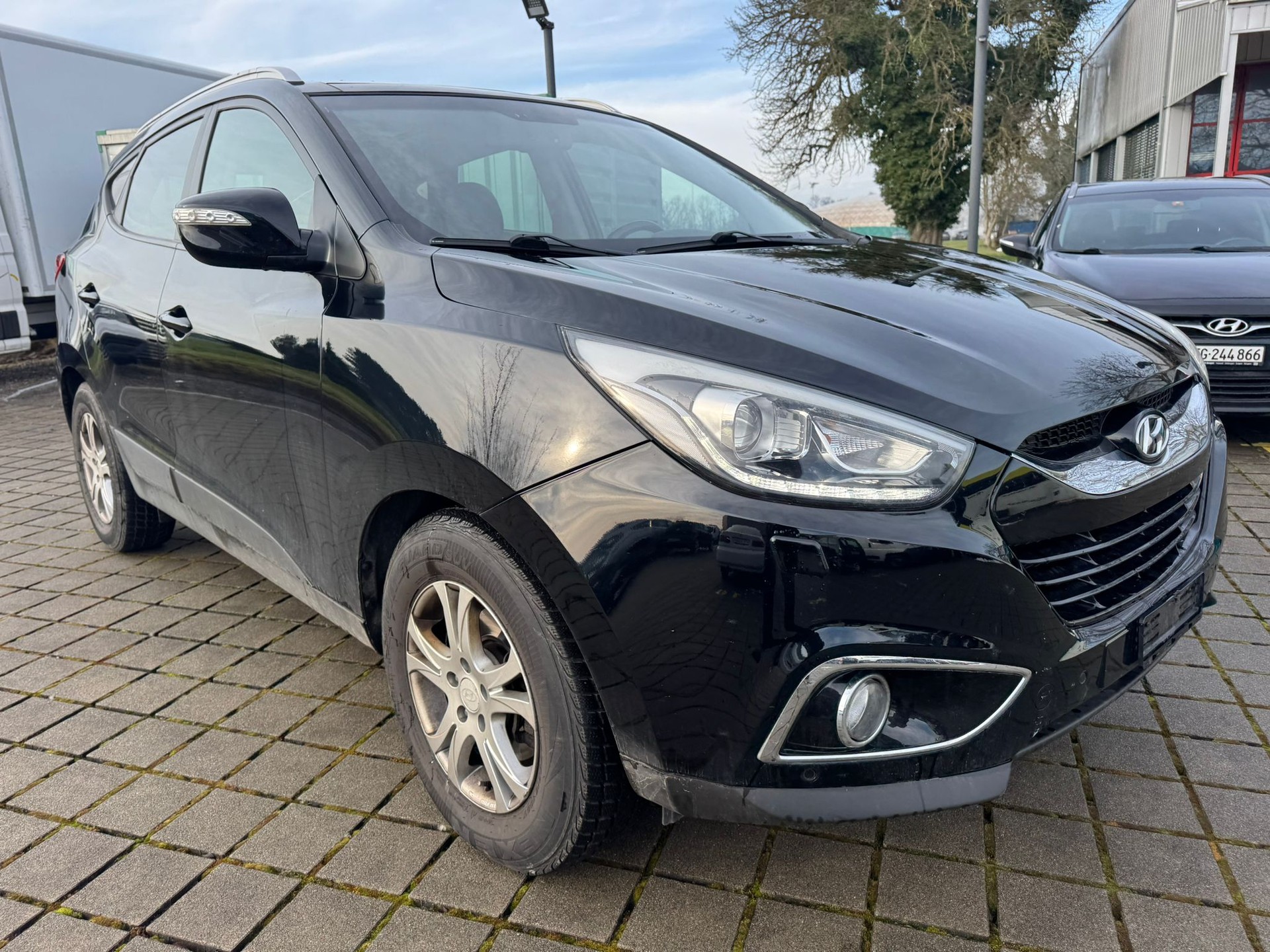 HYUNDAI iX 35 2.0 CRDi Vertex 4WD Automatic-image-1