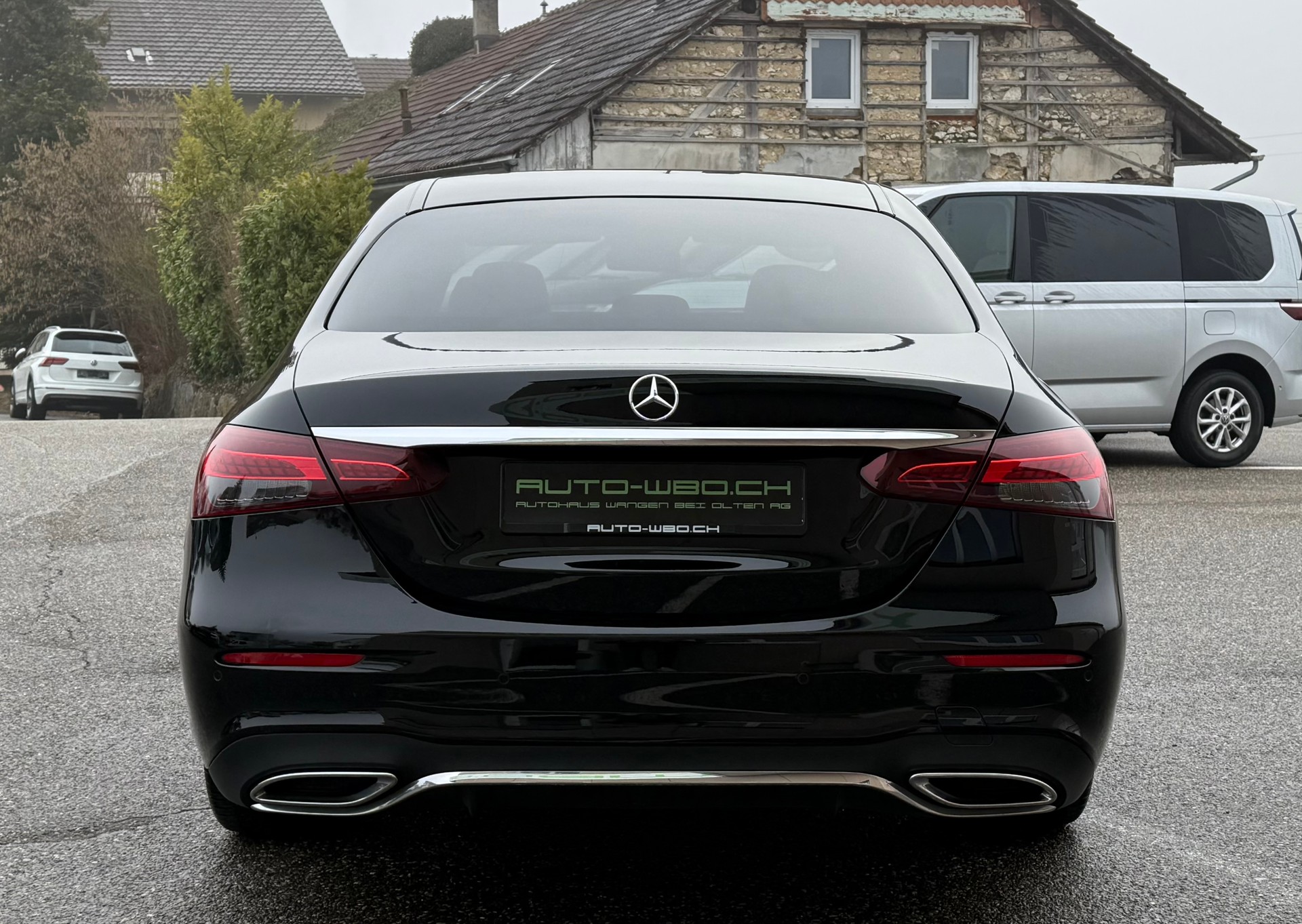 MERCEDES-BENZ E 220 d 4Matic AMG Line 9G-Tronic-image-6