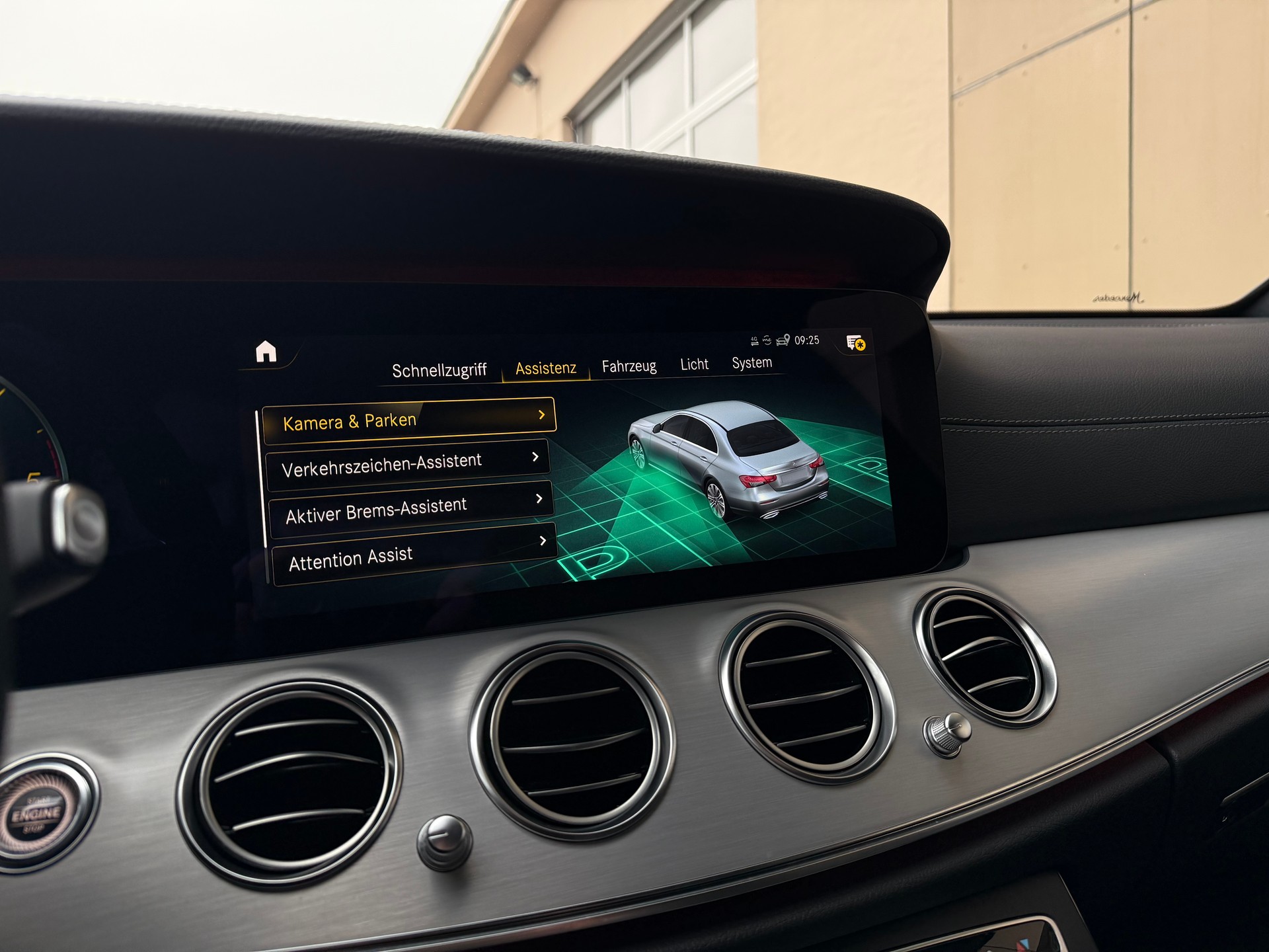 MERCEDES-BENZ E 220 d 4Matic AMG Line 9G-Tronic-image-20