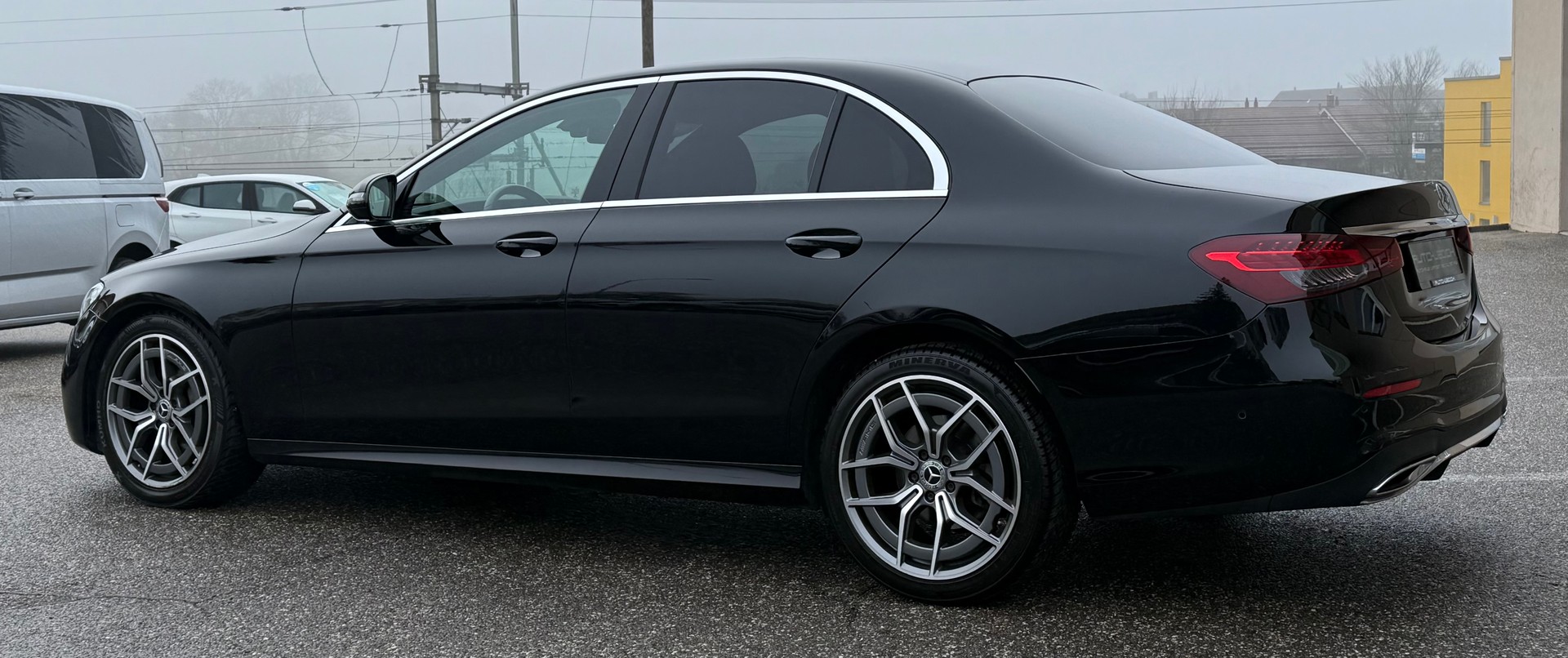 MERCEDES-BENZ E 220 d 4Matic AMG Line 9G-Tronic-image-7