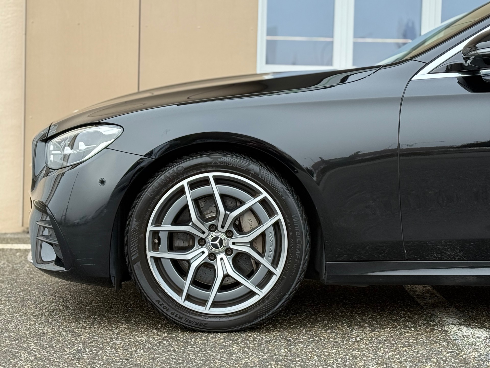 MERCEDES-BENZ E 220 d 4Matic AMG Line 9G-Tronic-image-9