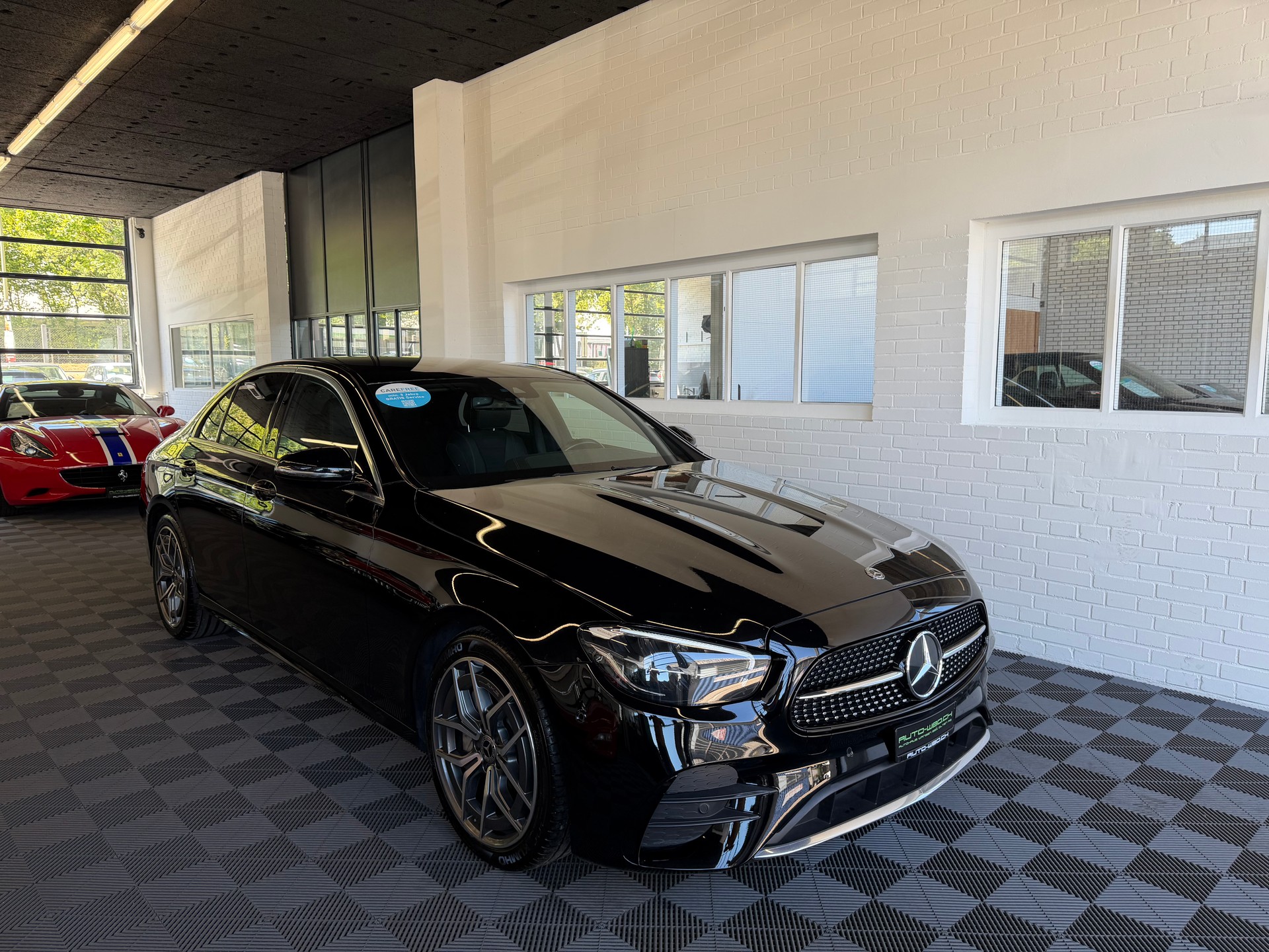 MERCEDES-BENZ E 220 d 4Matic AMG Line 9G-Tronic-image-0